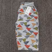 شلوارک خانگی پسرانه و دخترانه مدل (مثلثی)کد 20407  رنگ سبز روشن و قرمز با ارسال فوری و رایگان 