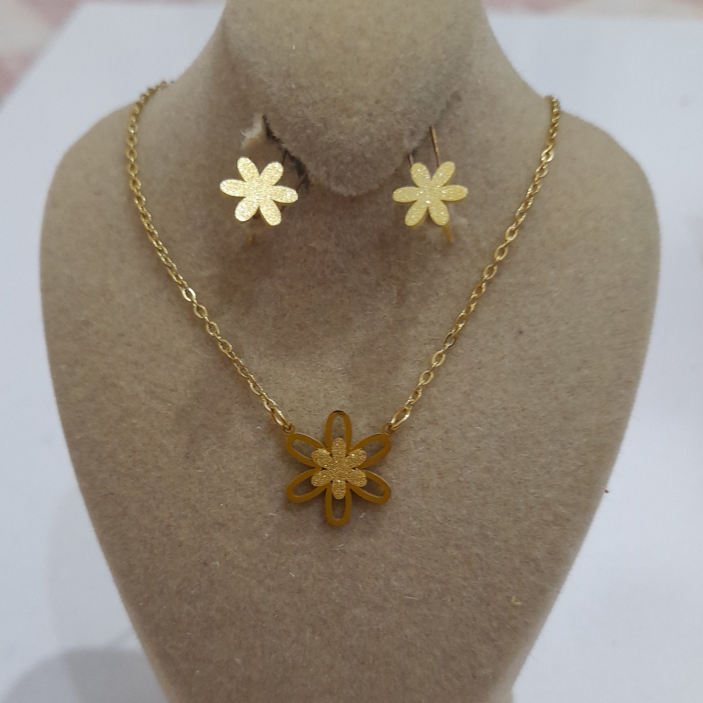 ست  استیل بسیار زیبا و ظریف رنگ ثابت