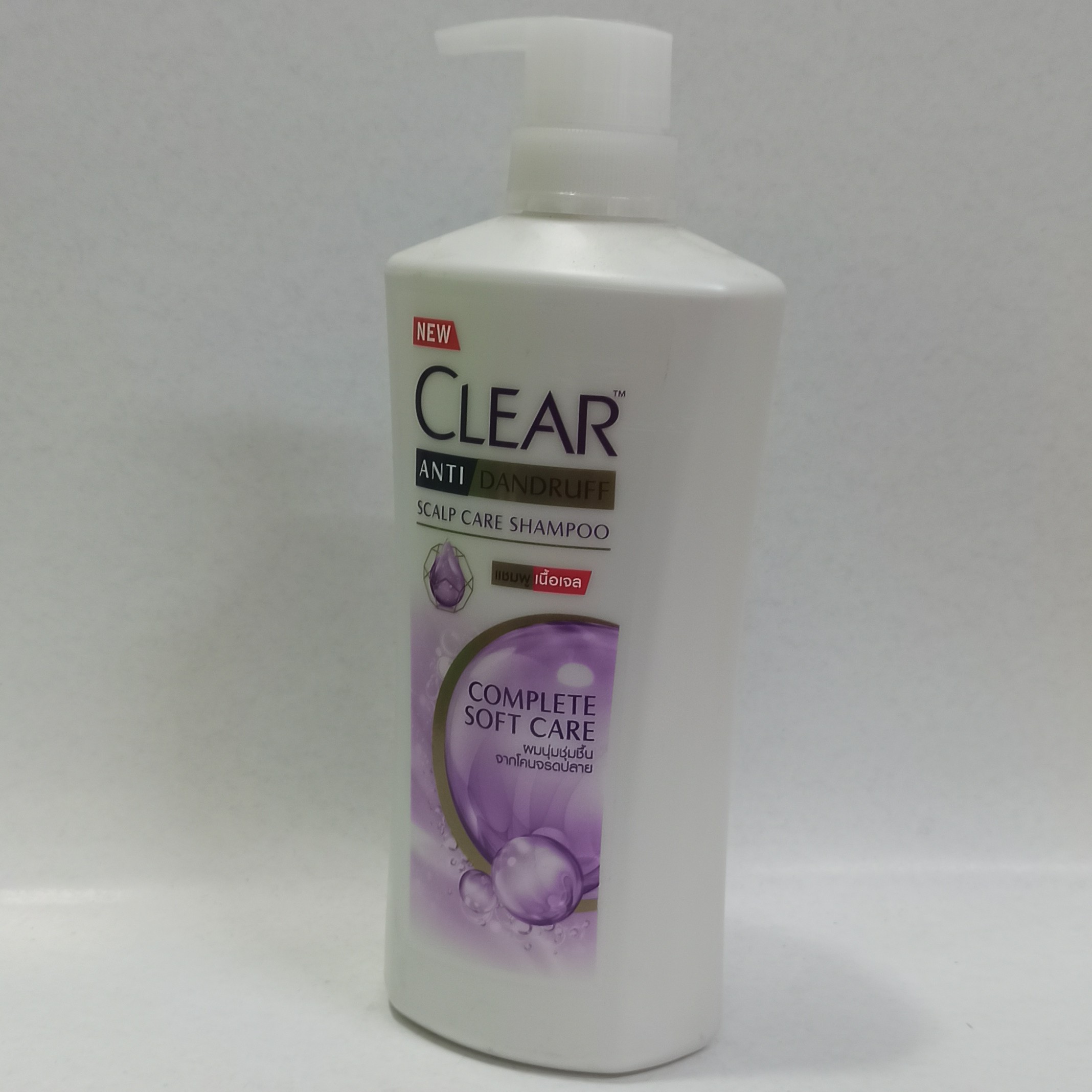 شامپو ضد شوره و مرطوب کننده بانوان کلیر مدل Clear Complete Soft Care حجم 650 میلی لیتر
