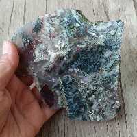 سنگ راف عقیق اصل با طرح خاص بسیار زیبا معدنی و اصل با خواص بسیار عقیق مناسب رومیزی و دکوری و ساخت نگین با رنگ طبیعی  
