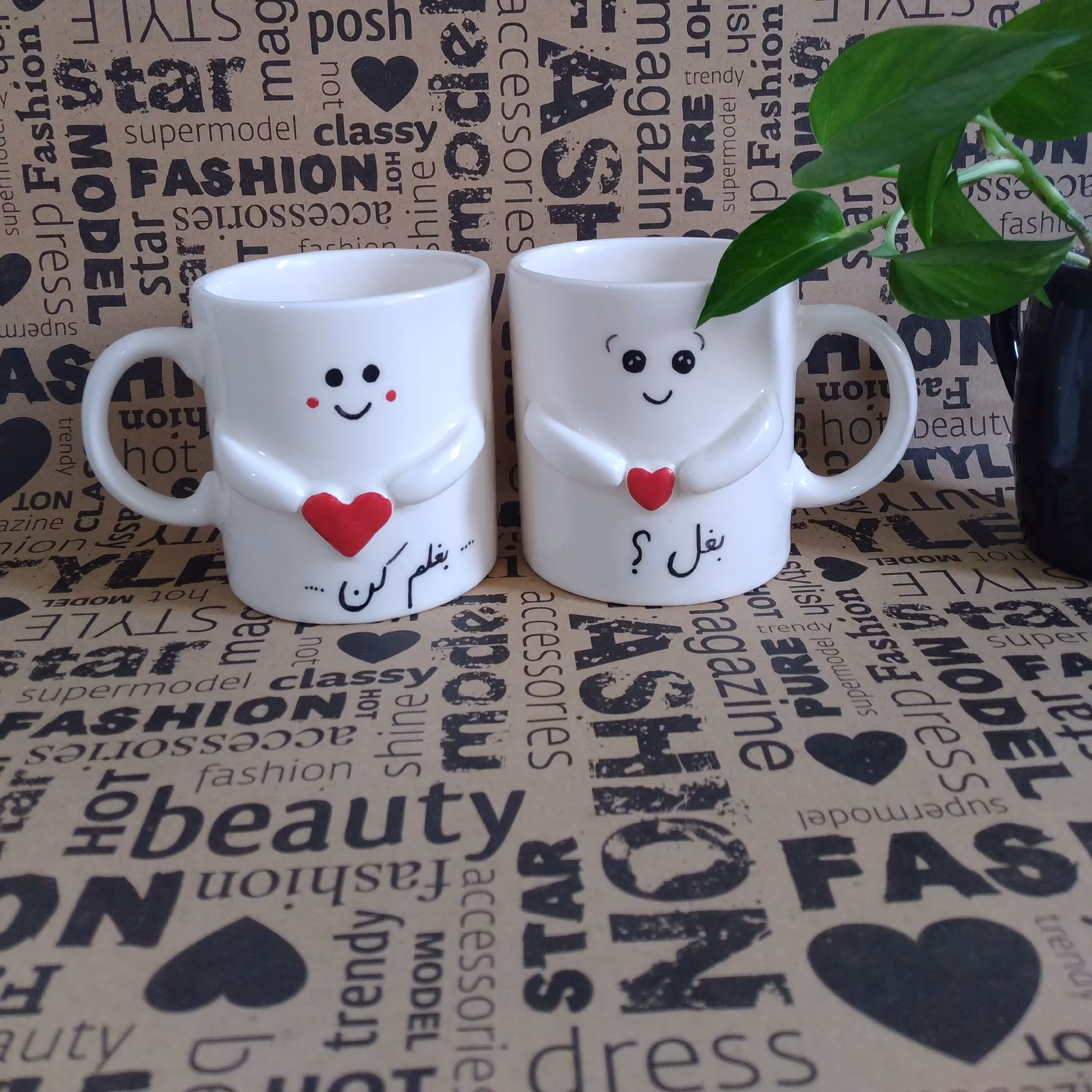 ماگ  سرامیکی  کاملا  دست  ساز  بغل که با دست ساخته شده  وبسیار‌مقاوم هست