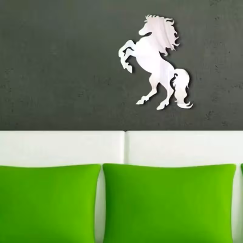 آینه دکوراتیو مولتی استایل، طرح اسب، جنس مولتی استایل،در دو رنگ طلایی و نقره ای، سایز 40 سانت