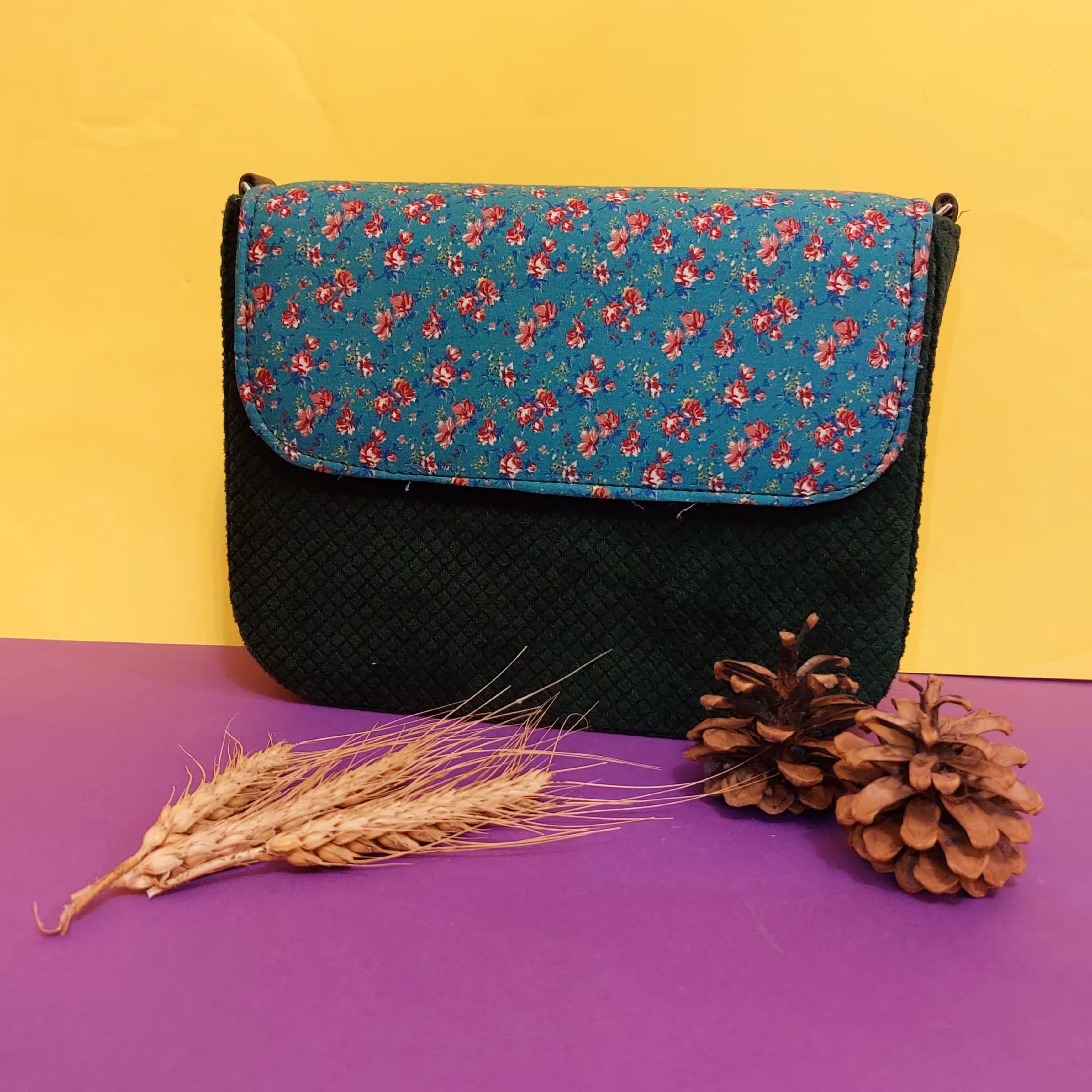 کیف مدل مقوایی بزرگ 