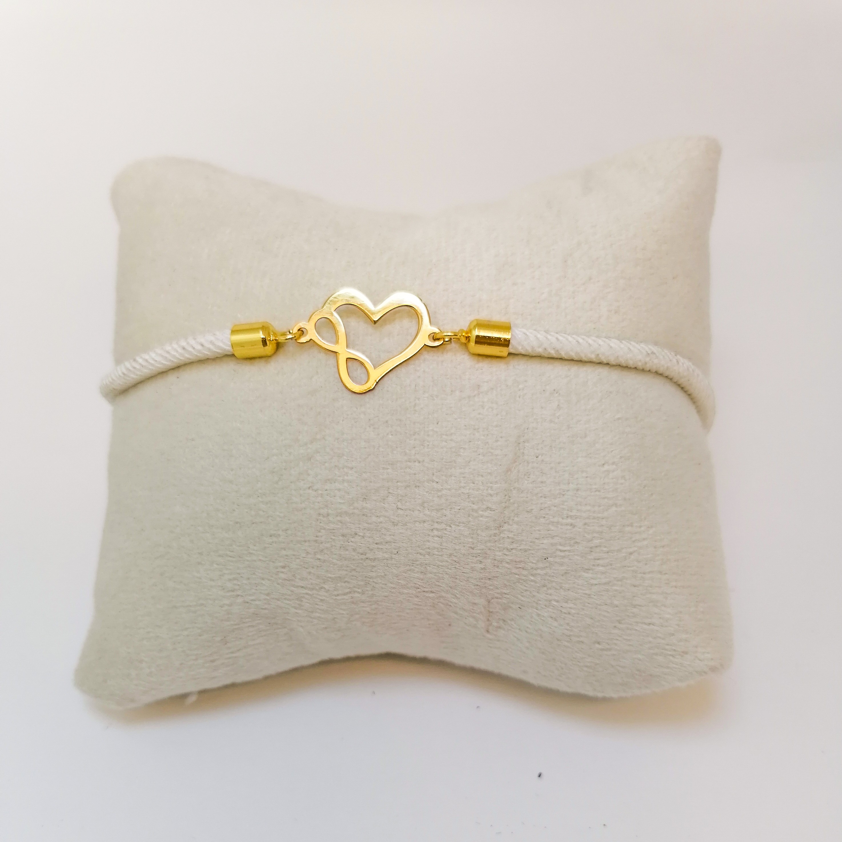 دستبند نخی با پلاک نقره و روکش طلای 18 عیار و نانو سرامیک کد محصول 202