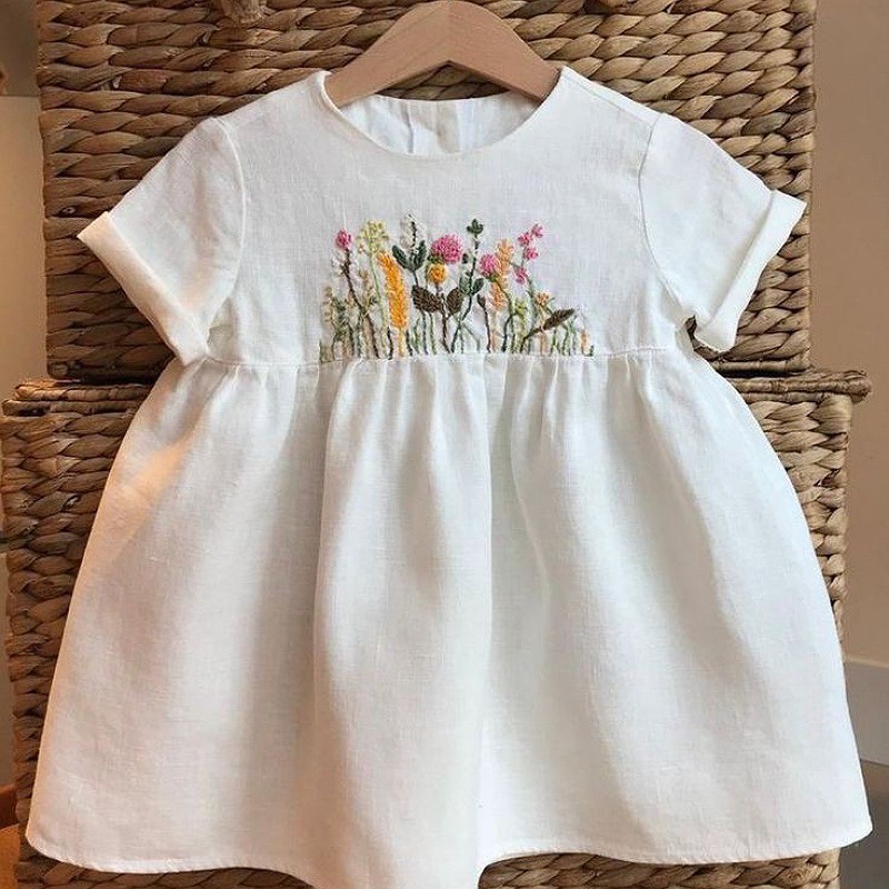 لباس دخترانه گلدوزی شده 