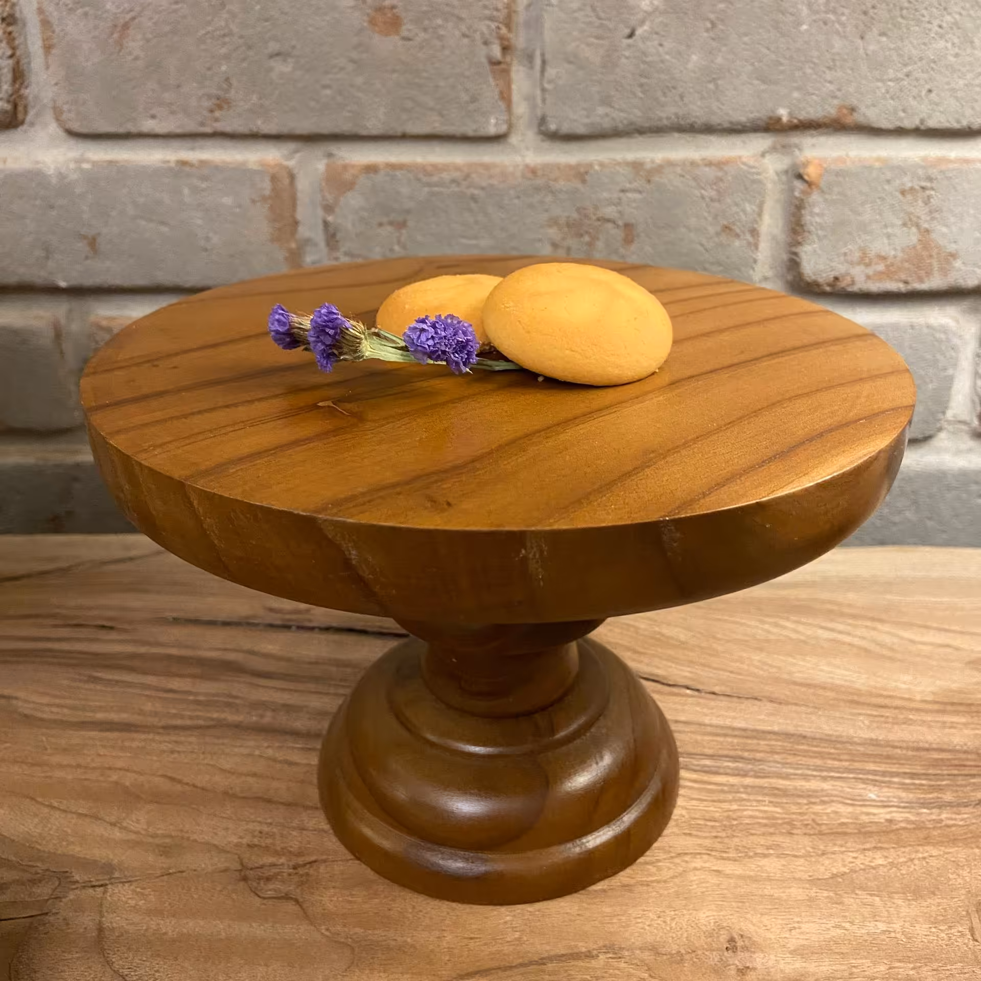 استند چوب سنجد یک تیکه خراطی- کاربردی کیک ،کاپ کیک، شیرینی  