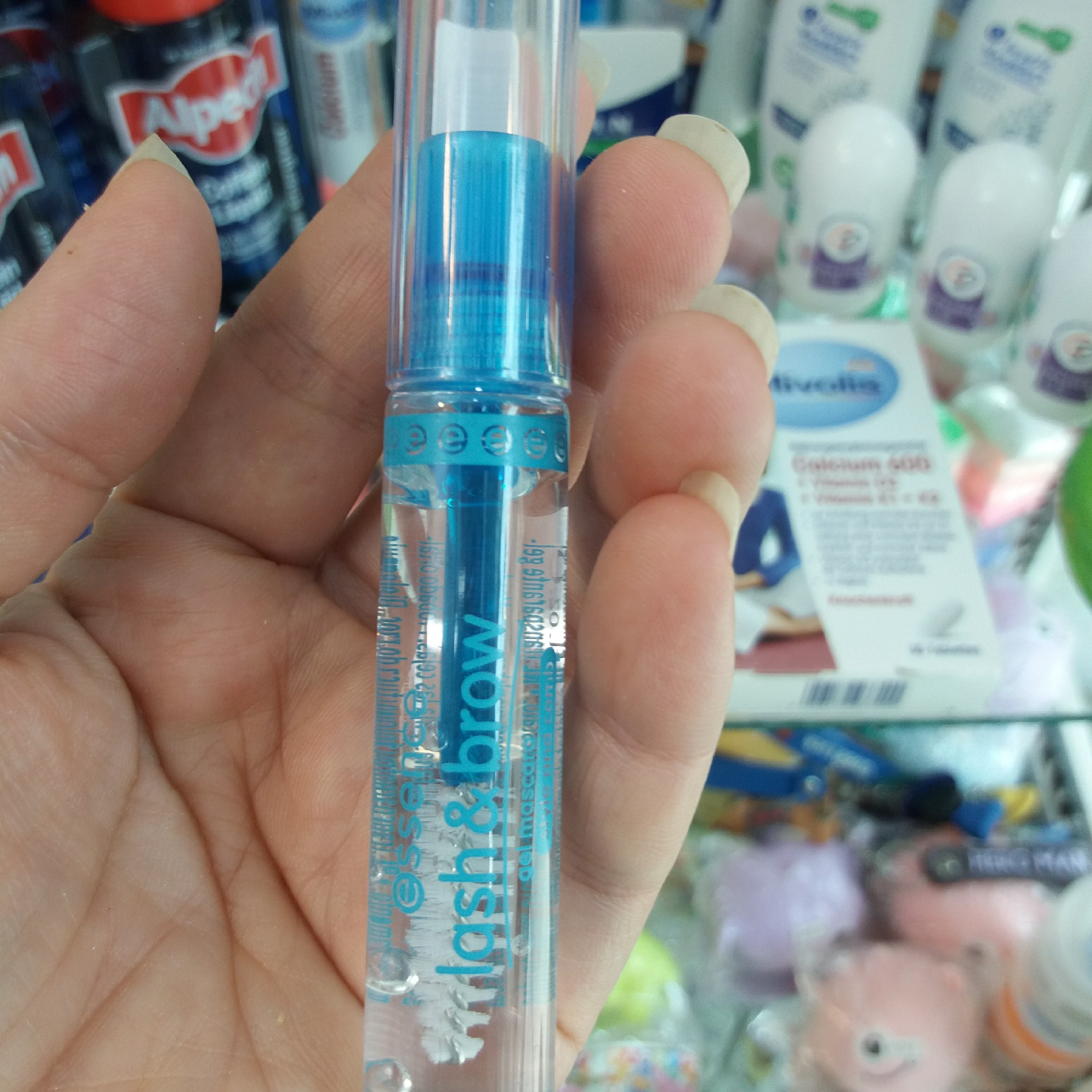 لیفت ابرو و مژه بسیار سبک و رایحه ملایم اصل بودن محصول را از کیو آر کد بررسی فرمایید