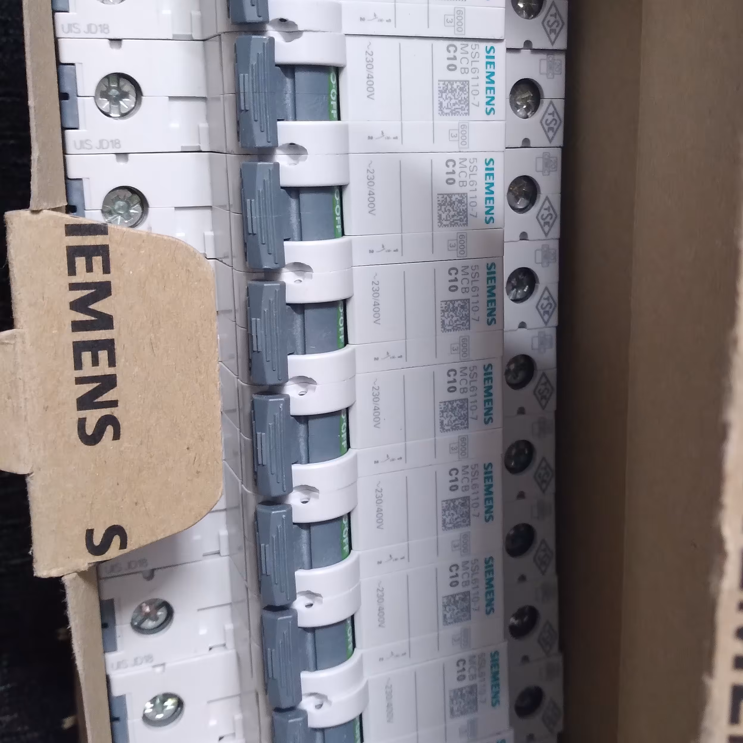 فیوز مینیاتوری زیمنس آلمان 16A  تیپ B (کیفیت عالی)