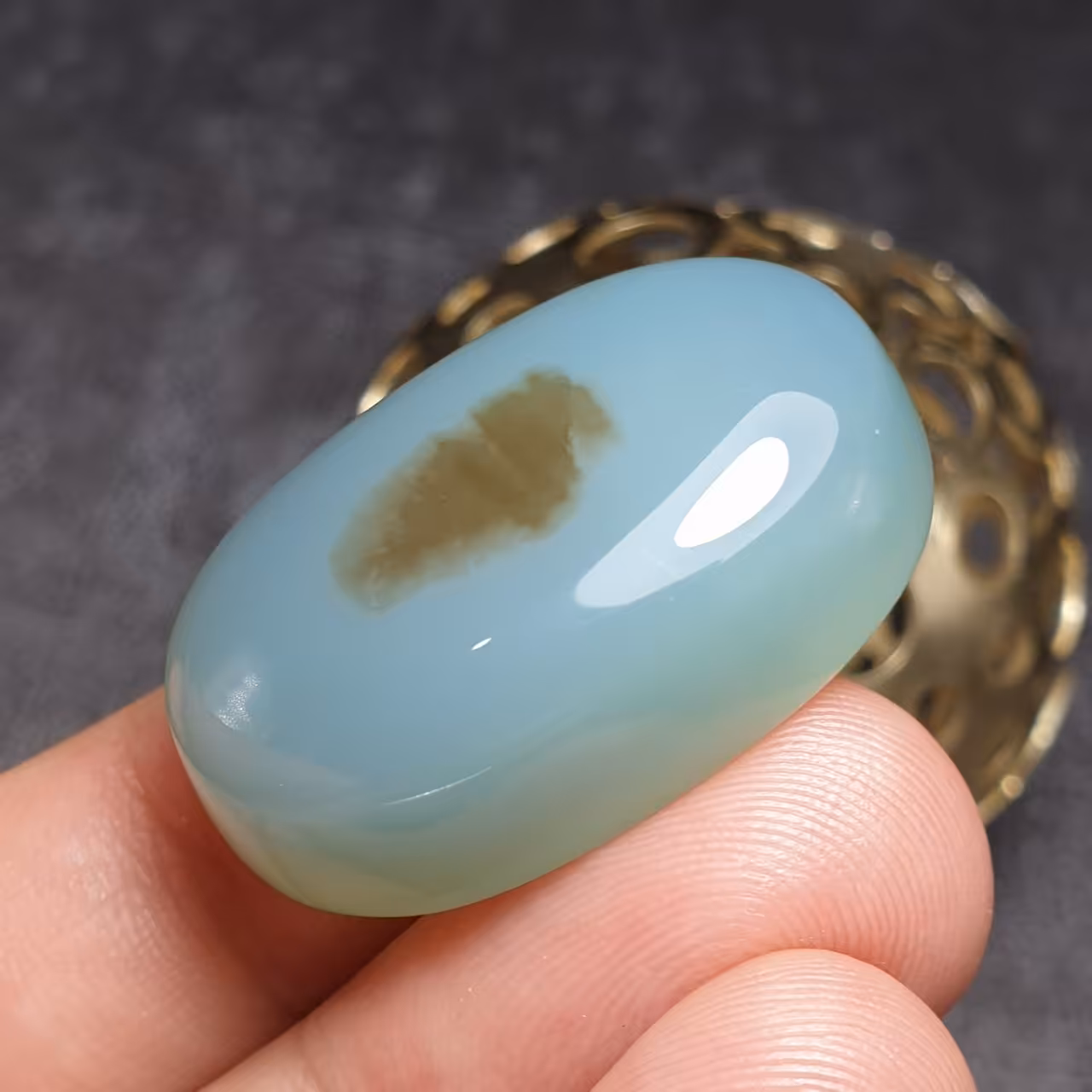  نگین درشت زیبای سنگ عقیق خوش رنگ خراسانی اصل معدنی
کد 28790
