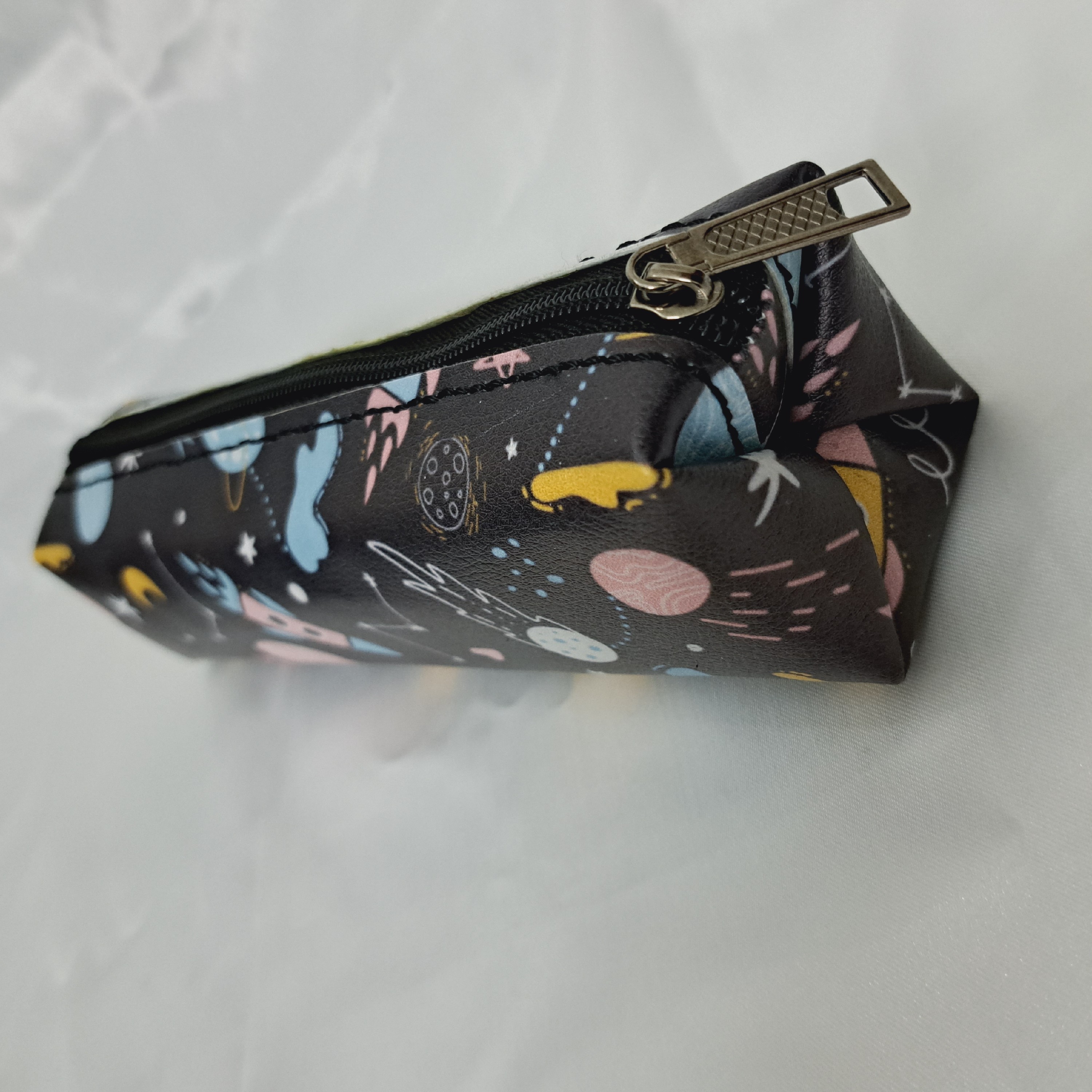 جامدادی چرم دست دوز طرح موشک