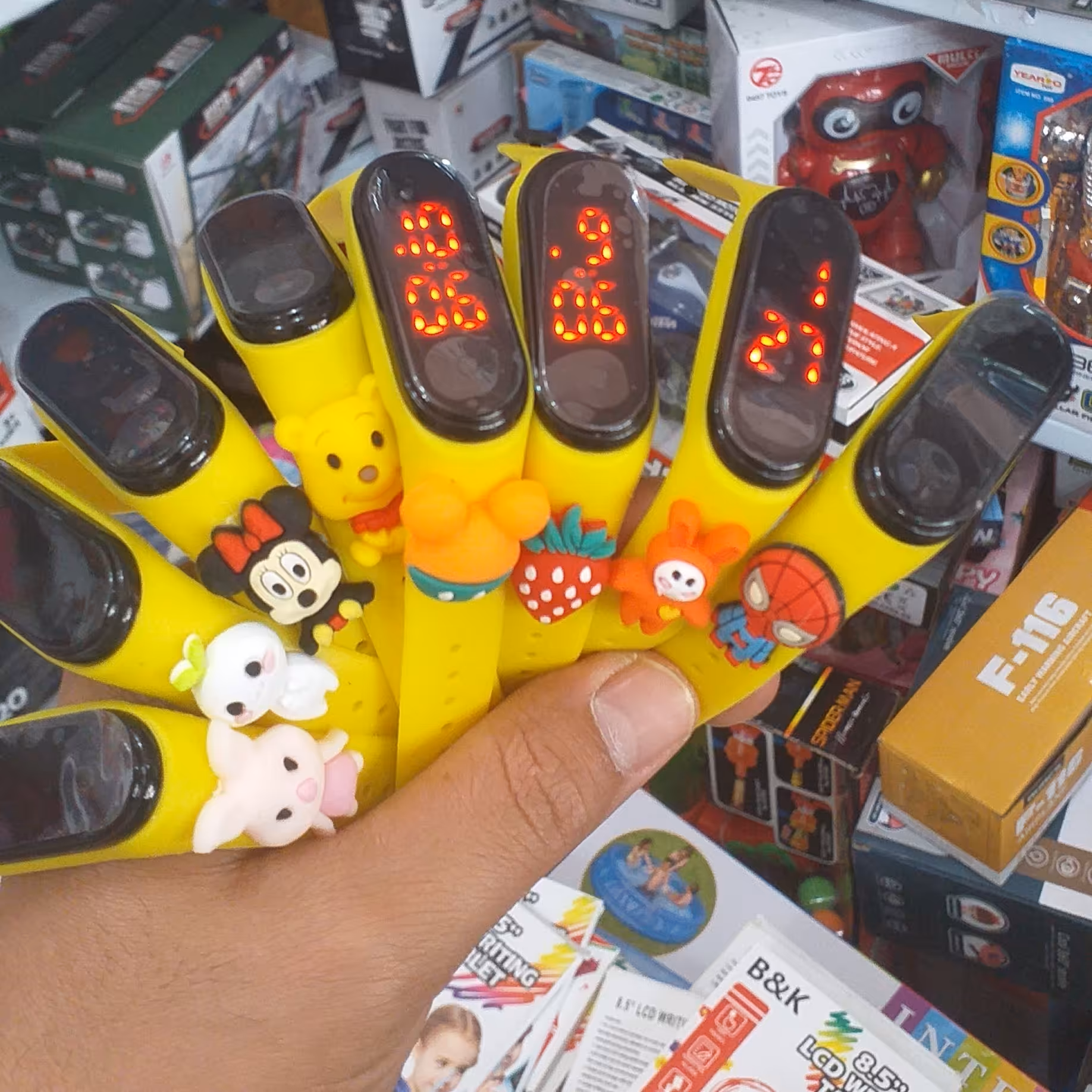 ساعت لمسی بند سیلیکونی  نور قرمز عروسکی فقط رنگ زرد موجوده