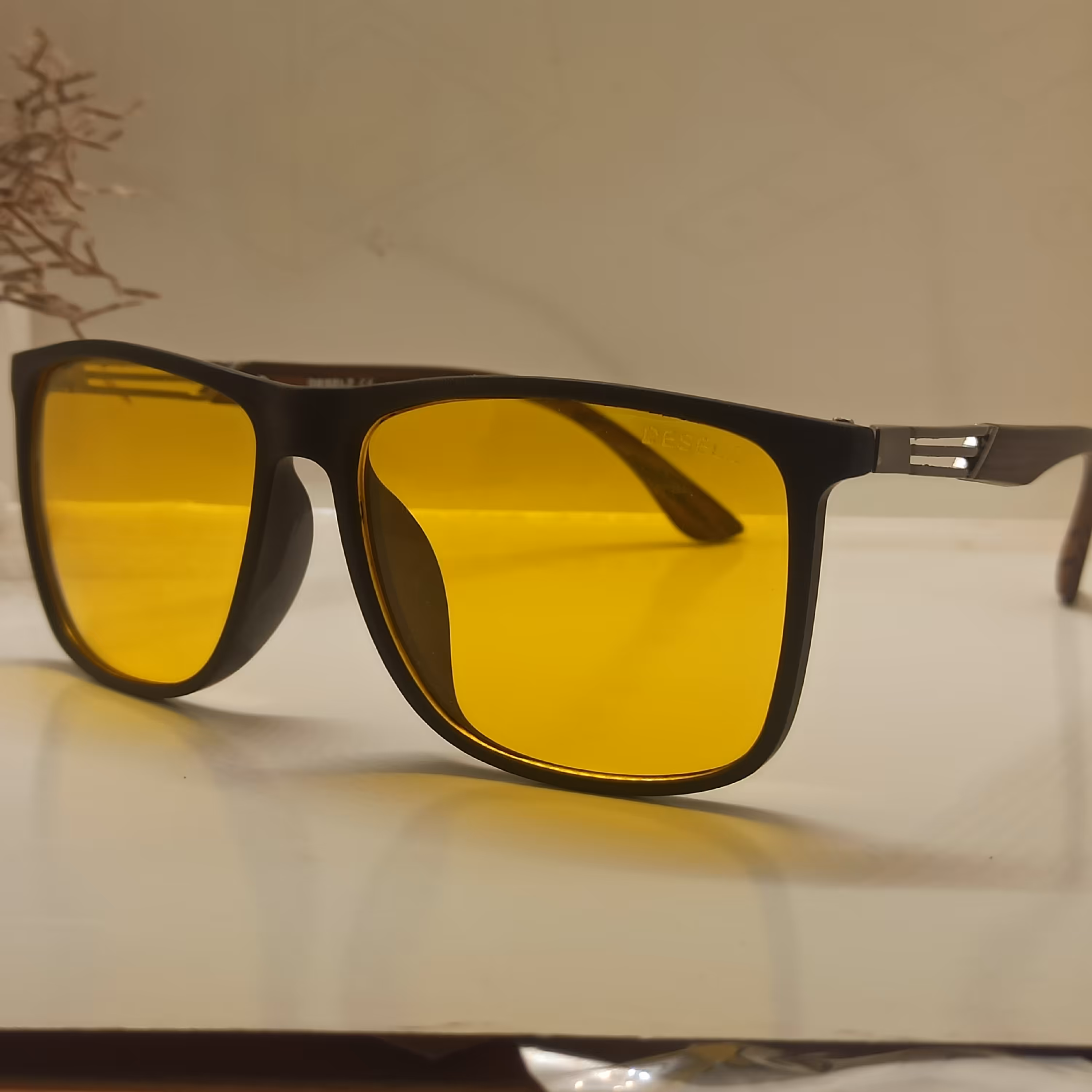 عینک شب دیزل مردانه یو وی 400 فریم چوب و فلز 