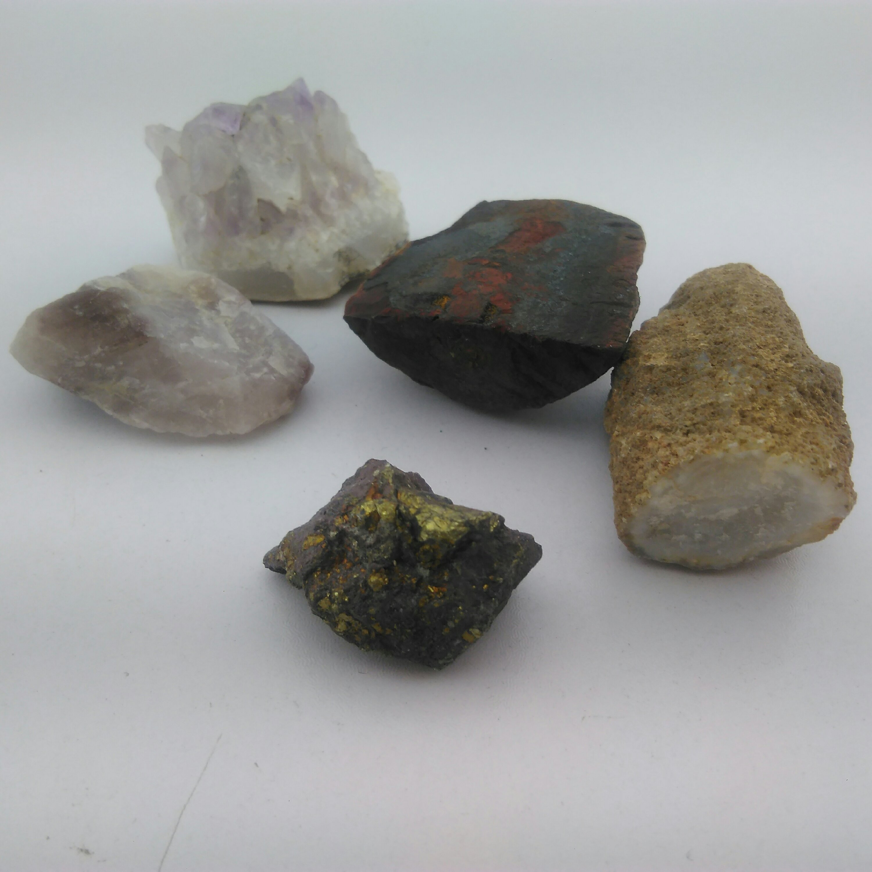 پکیج پنج عددی سنگ راف عقیق کنکرسیون کالکوپیریت فلوریت آمیتیست کد کلکسیون24