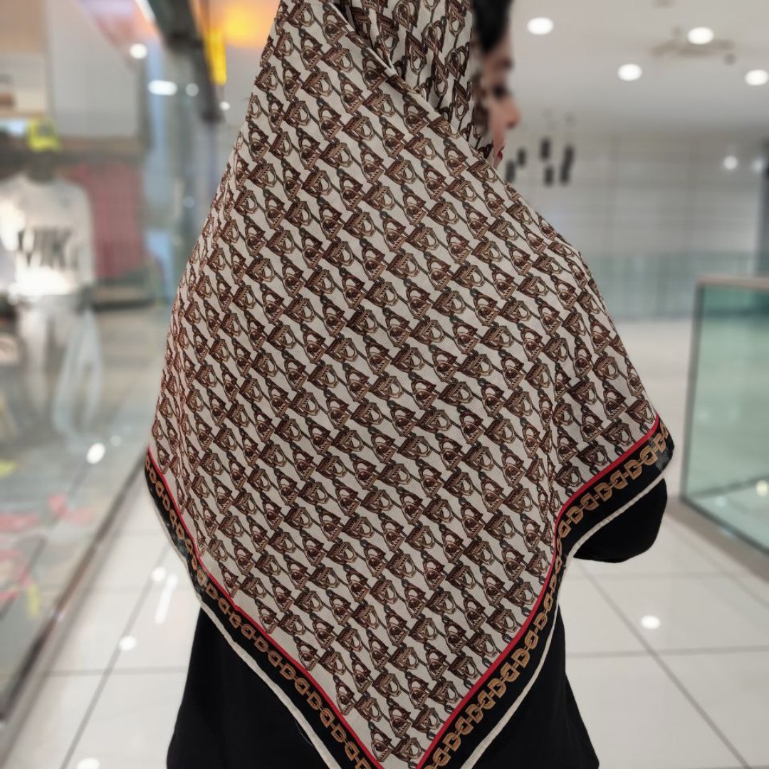 روسری سوپرنخ گارزا قواره 135 دور دست دوز ارسال رایگان رنگ کرم سفید