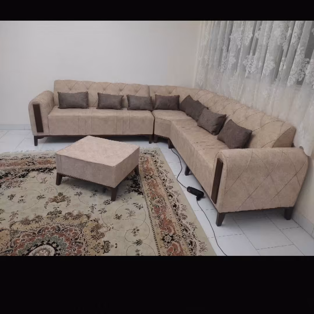 مبل ال چستر پایه چوبی 