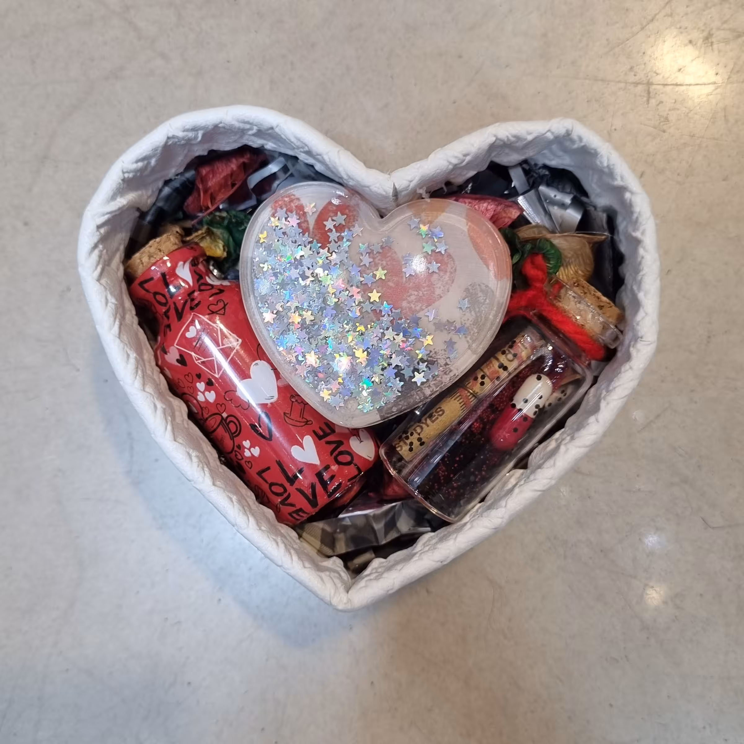 باکس هدیه(پاپ سوکت قلبی آکواریومی . کپسول عشق. اسمارتیز 