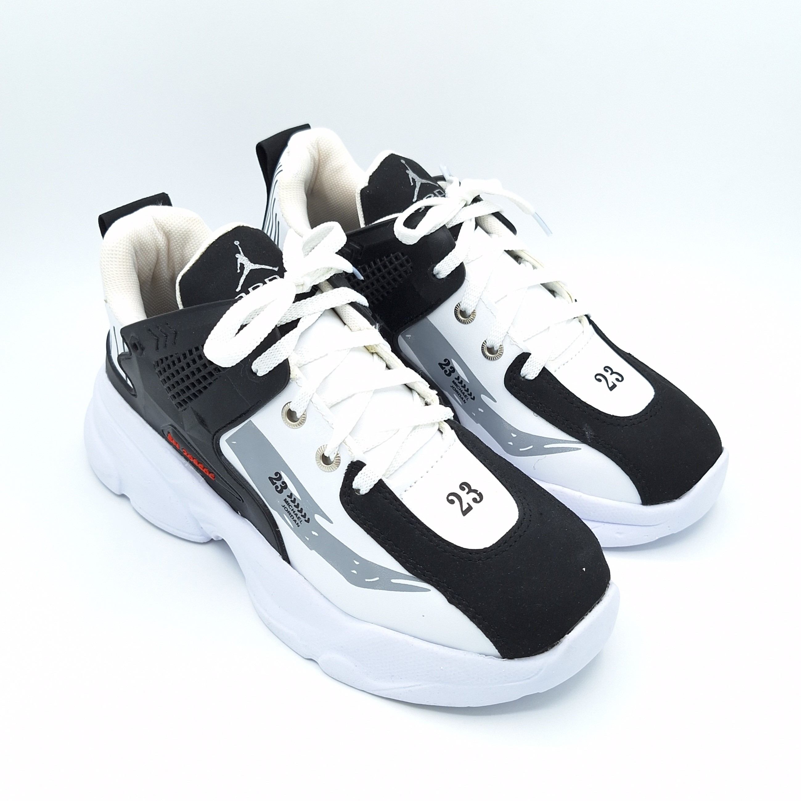 کفش اسپرت بنددار زنانه و دخترانه از سایز 37 تا 40 در دسته کفش و دمپایی زنانه 