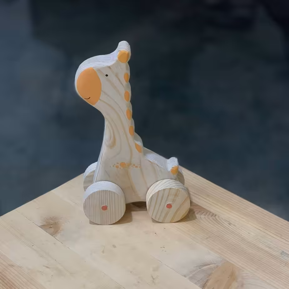 زرافه چوبی چرخ دار 
