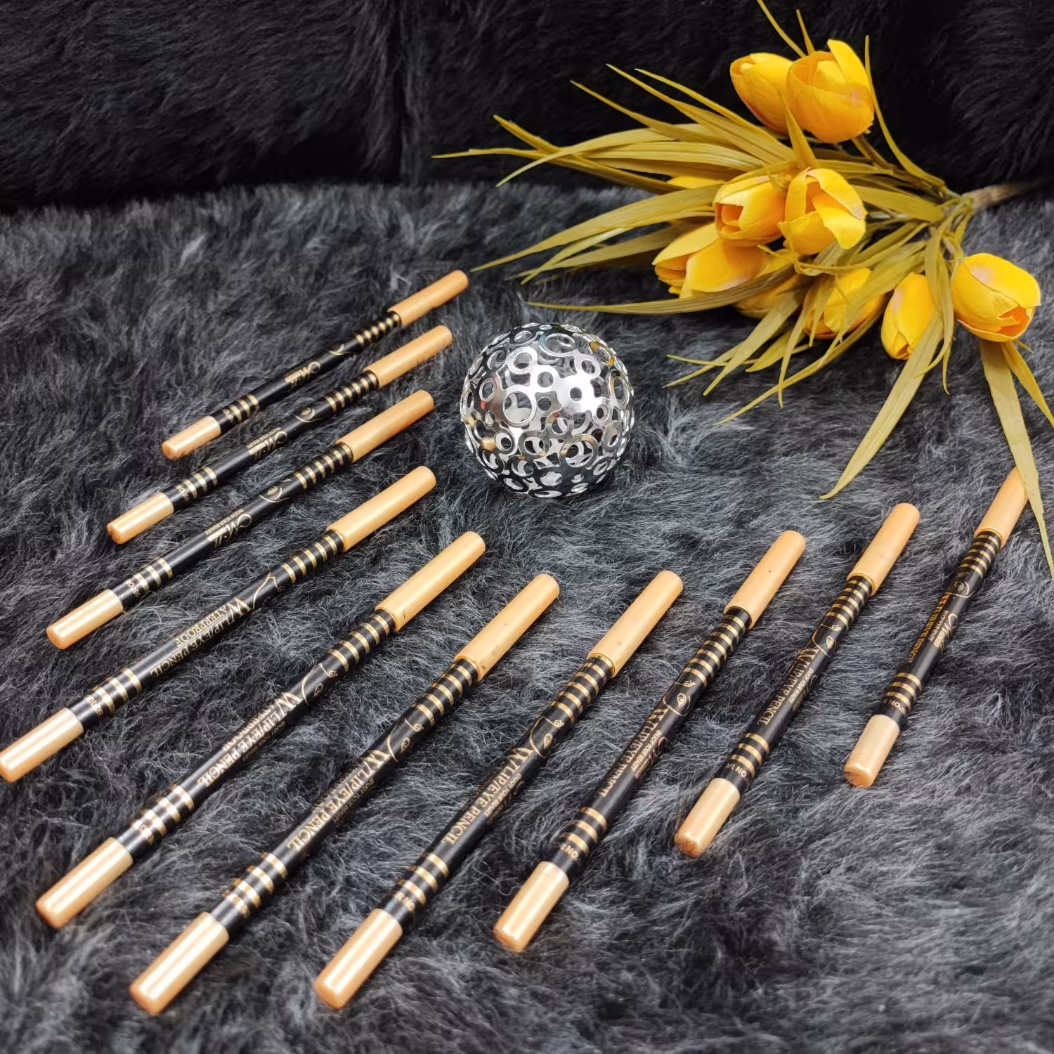 مداد چشم مشکی شمعی ضد آب M.N