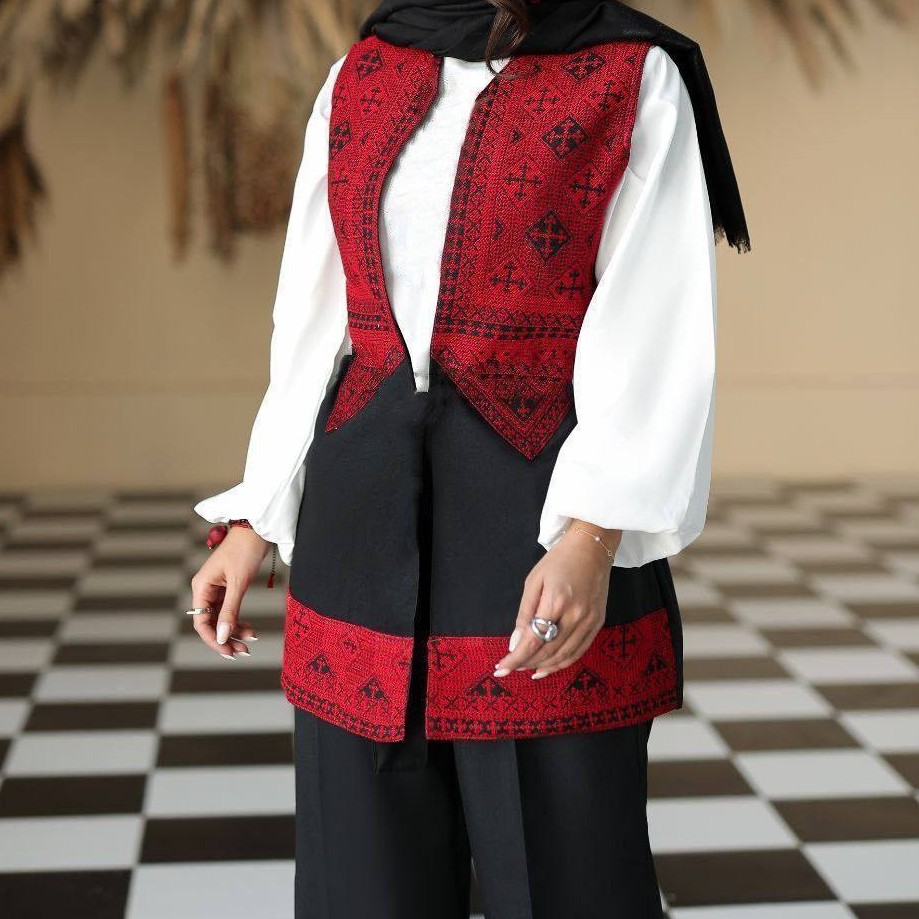  ست سه تیکه  شومیز ابروبادی - شلوار و جلیقه اسکاچی بوگاتی درجه یک خرج کار سوزن دوزی

