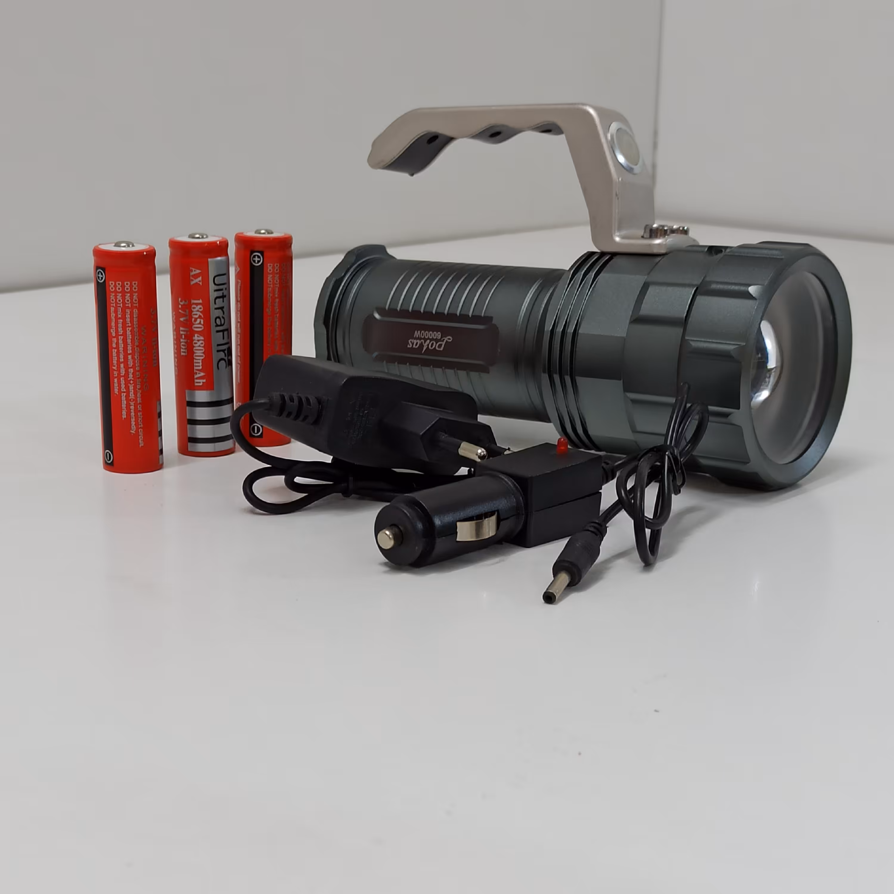 چراغ قوه CREE نور دهی عالی باکیفیت خوش دست  سه حالته جنس بدنه فلز