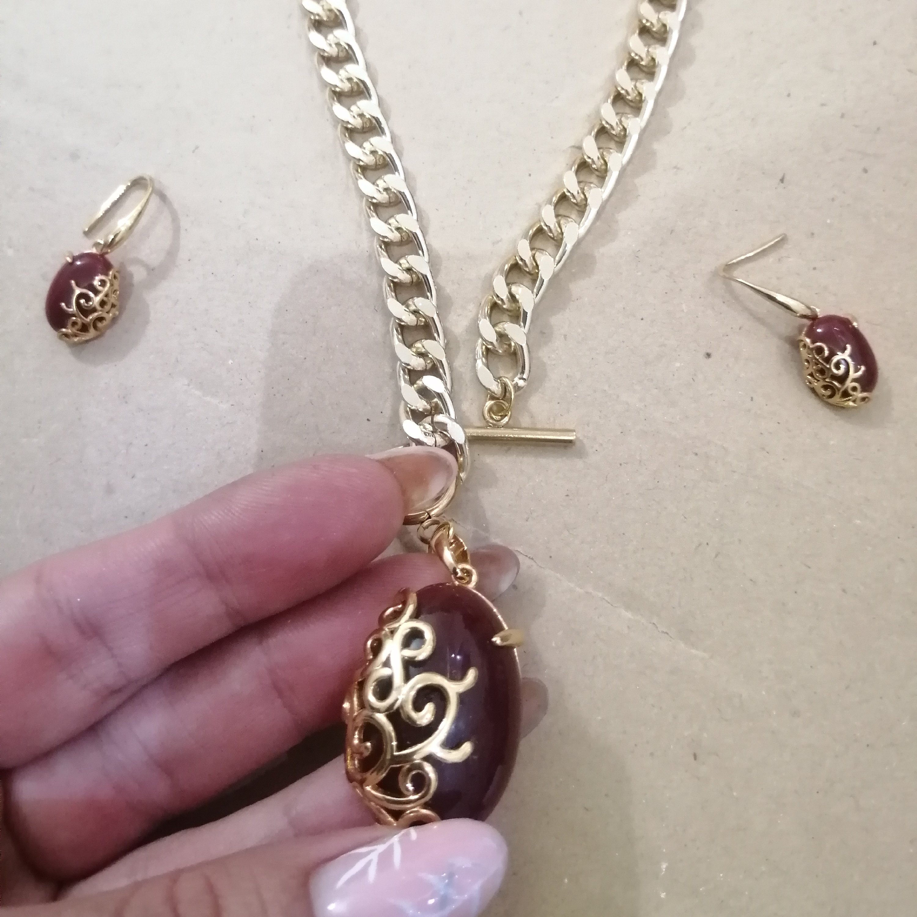 نیم ست عقیق و کارتیر قفل تی ولنتاین 