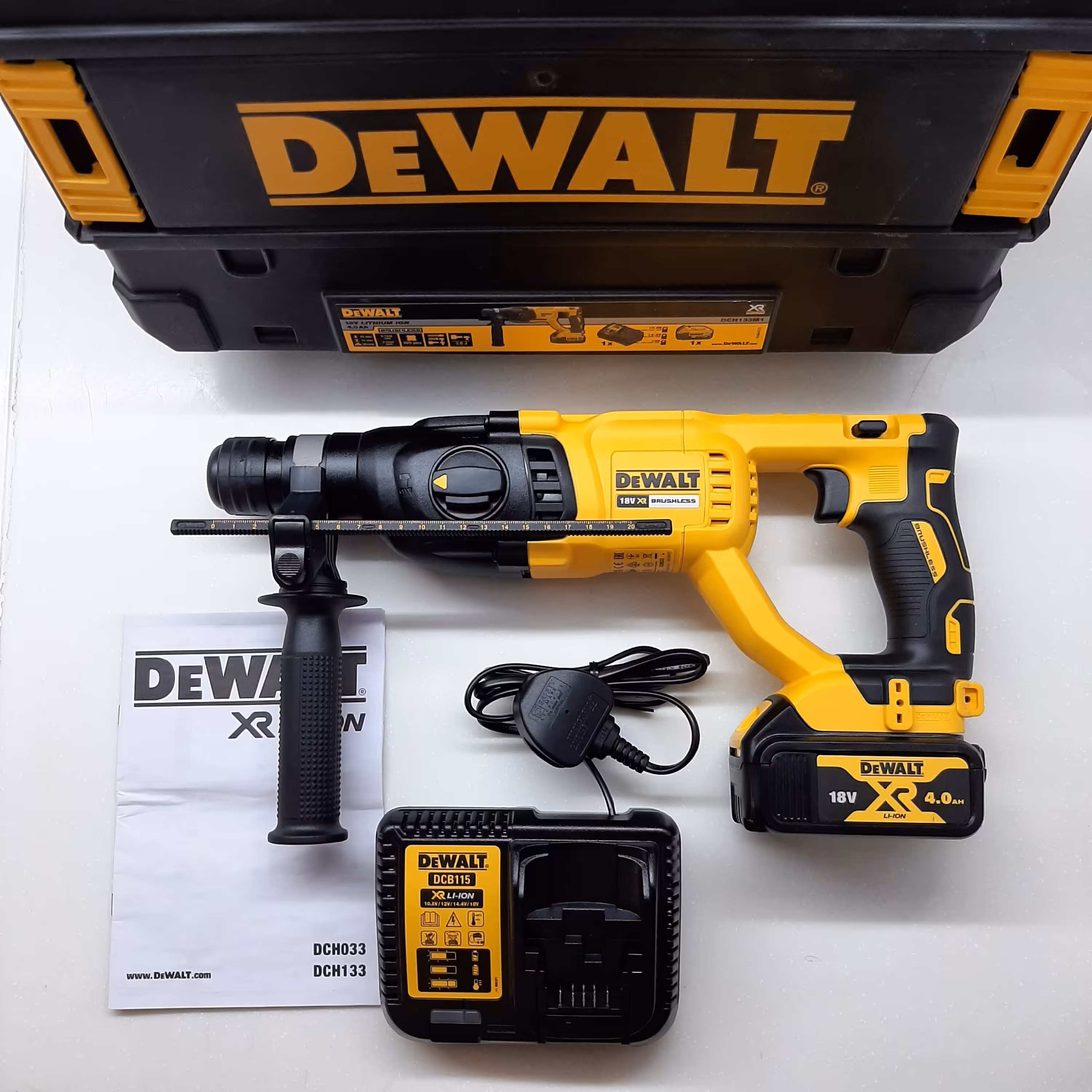 دریل بتن کن 4شیار شارژی دیوالت مدل dch133m1