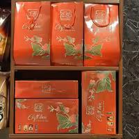 نسکافه کادویی نیتل پک 33 ساشه شامل 7 کافیمیکس 7 ماسالا 7 کرک 12 اسپرسو با پاکت حمل  بسیار زیبا