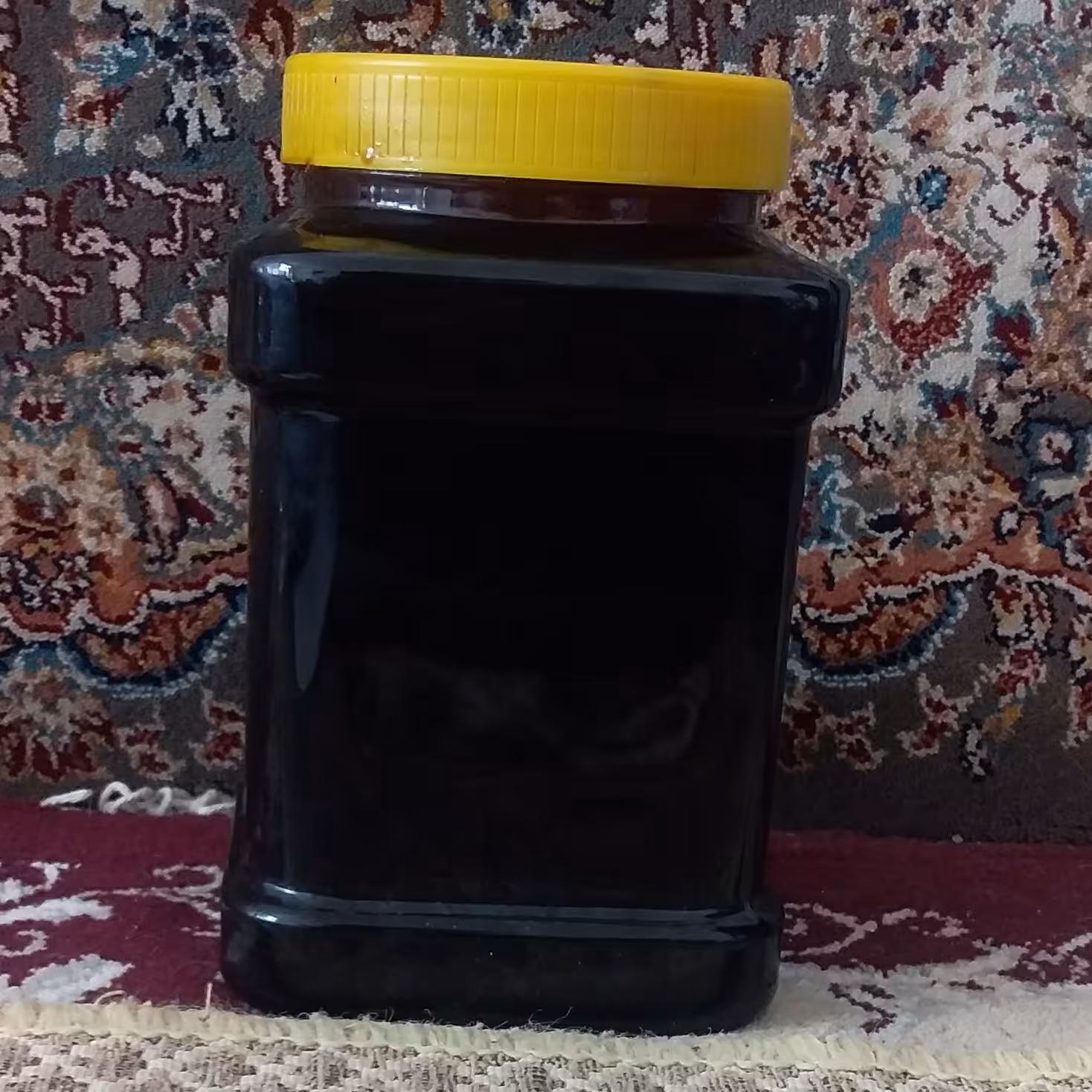 رب انار ساوه خانگی بدون مواد افزودنی شیشه های یک کیلویی و دوکیلویی ارسال رایگان از زریق پست به تمام ایران زمین