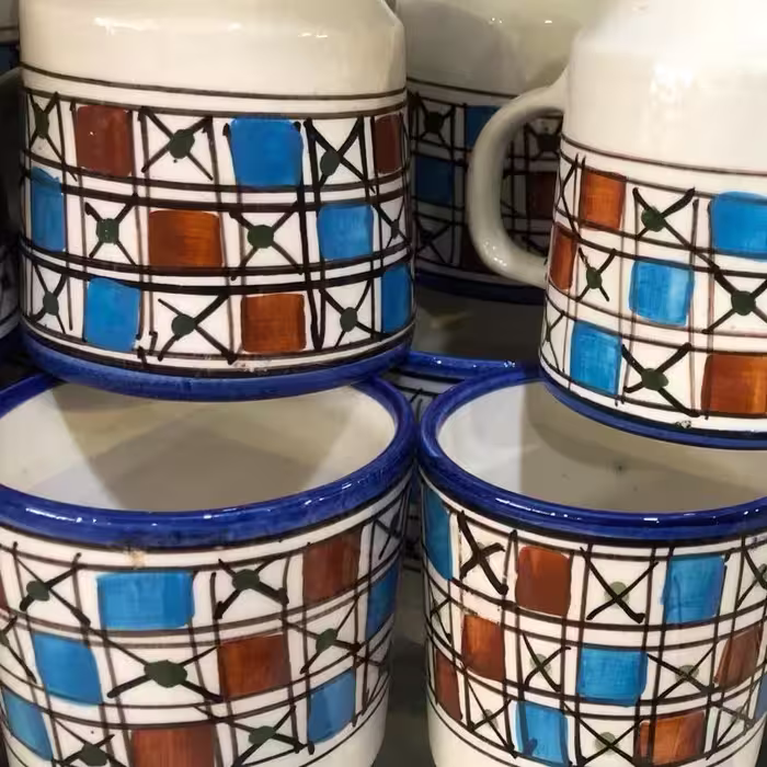 فنجان دسته در سفالی