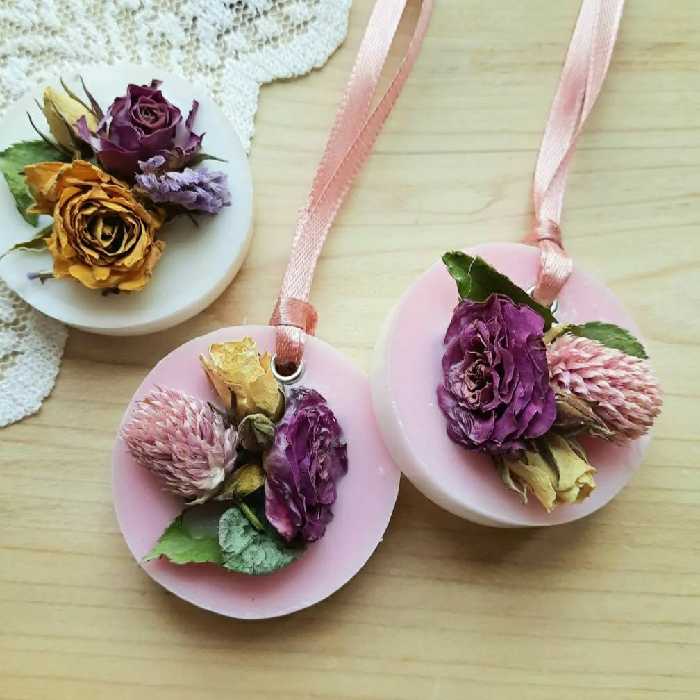صابون گل خشک معطر که به صورت آویز می باشد