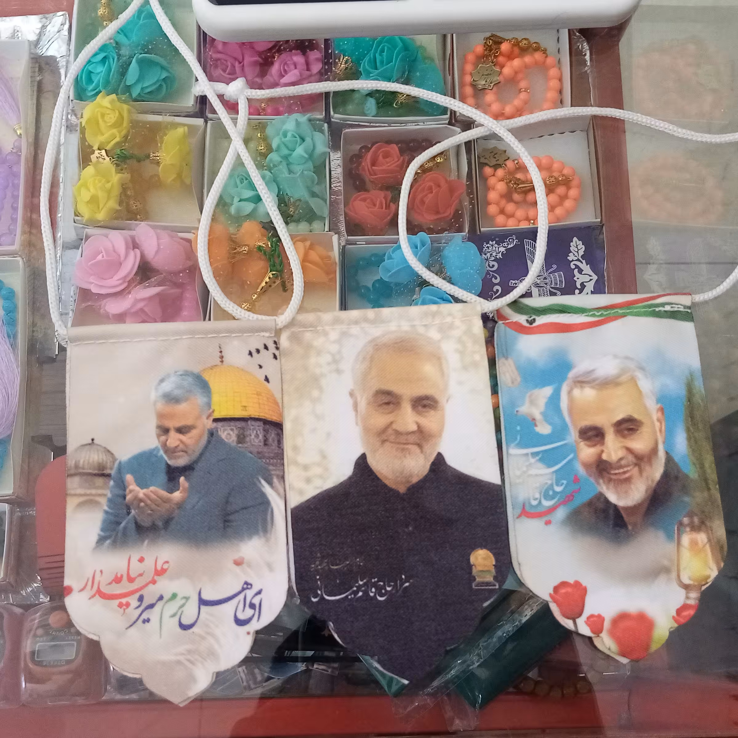 آویز خودرو پارچه ای طرح سردار سلیمانی