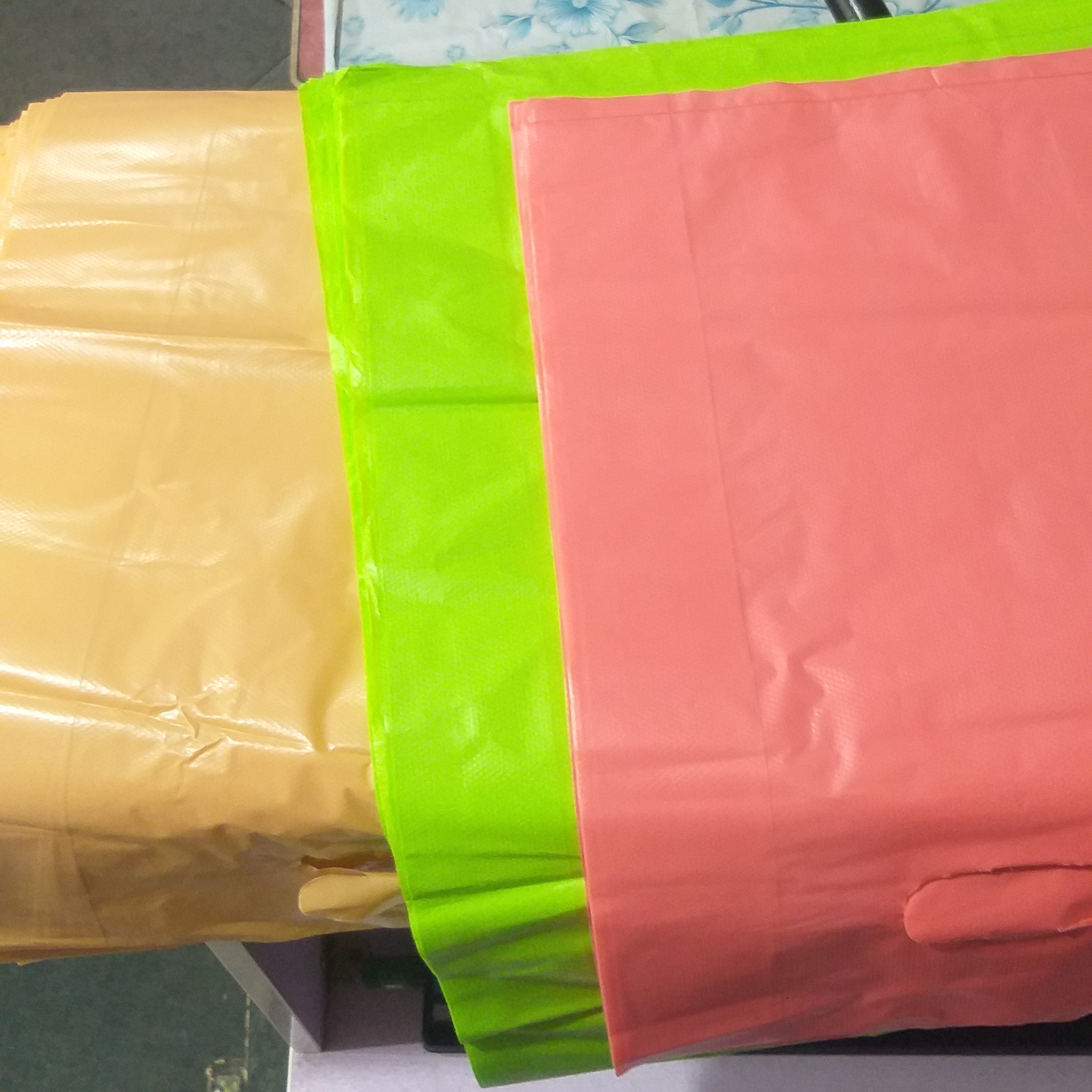 نایلکس رنگی دسته موزی 20 کیلویی در یکی از ابعاد 35×25 ، 45×35 ، 55×45 ، 65×55