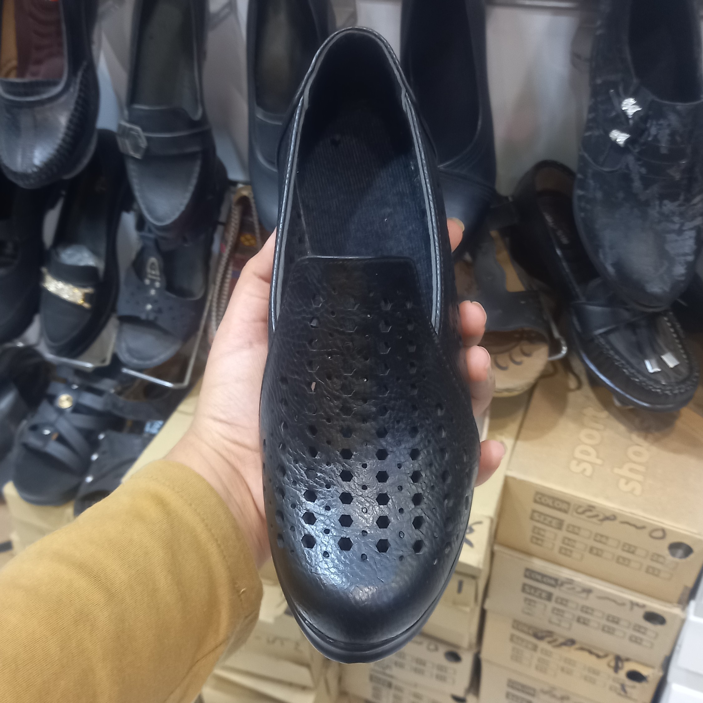 کفش زنانه تابستانی سوراخ دار سایز40
