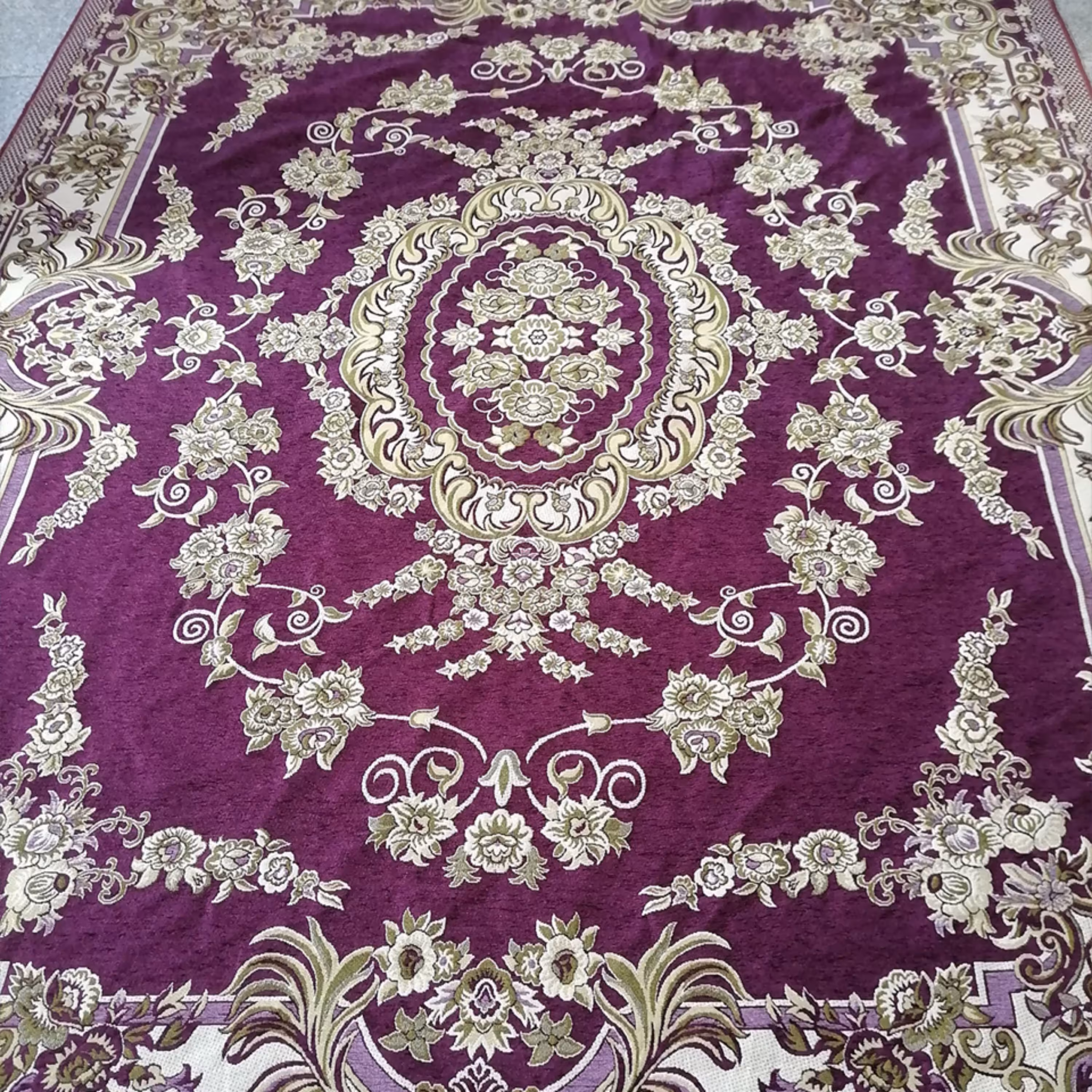 روفرشی 6 متری مخمل سنگین طرح گل های ترنج رنگ زیبای زرشکی