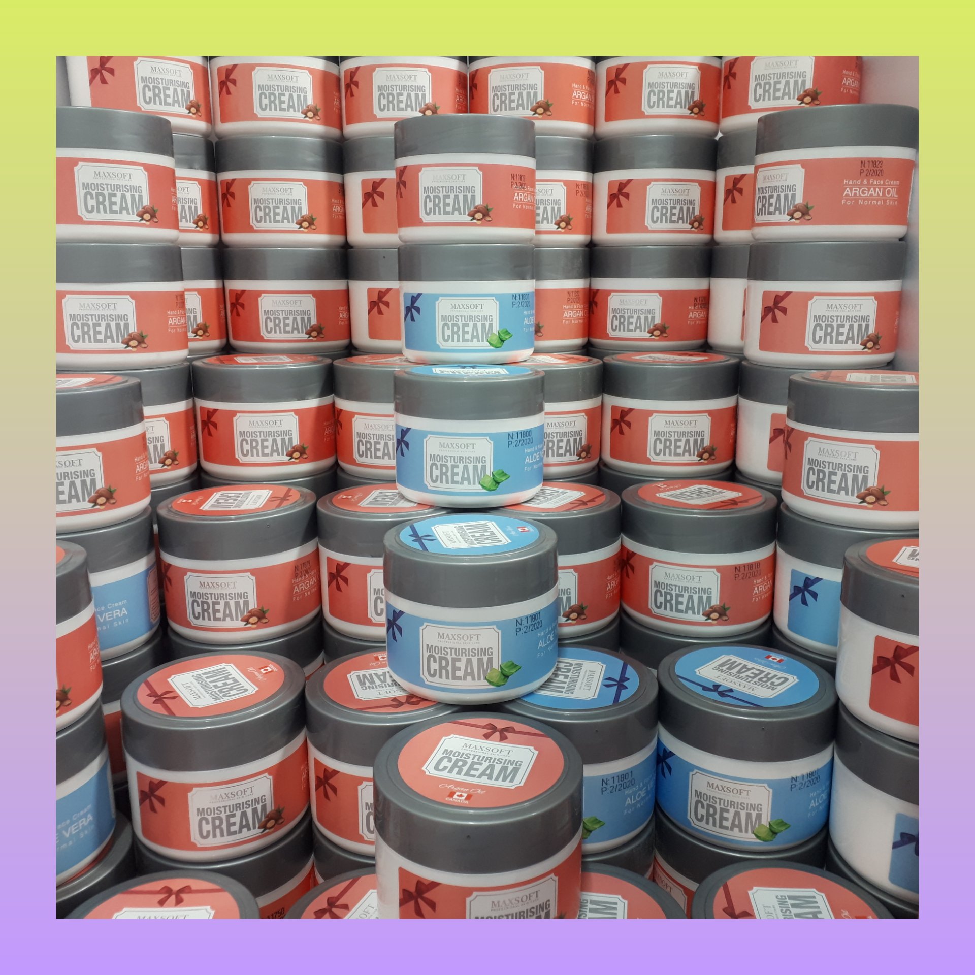 کرم آبرسان قوی پک 4 تایی  ((( 19990/ تومان  )))مکس سافت کاسه ای  250 میل با عصاره آرگان  