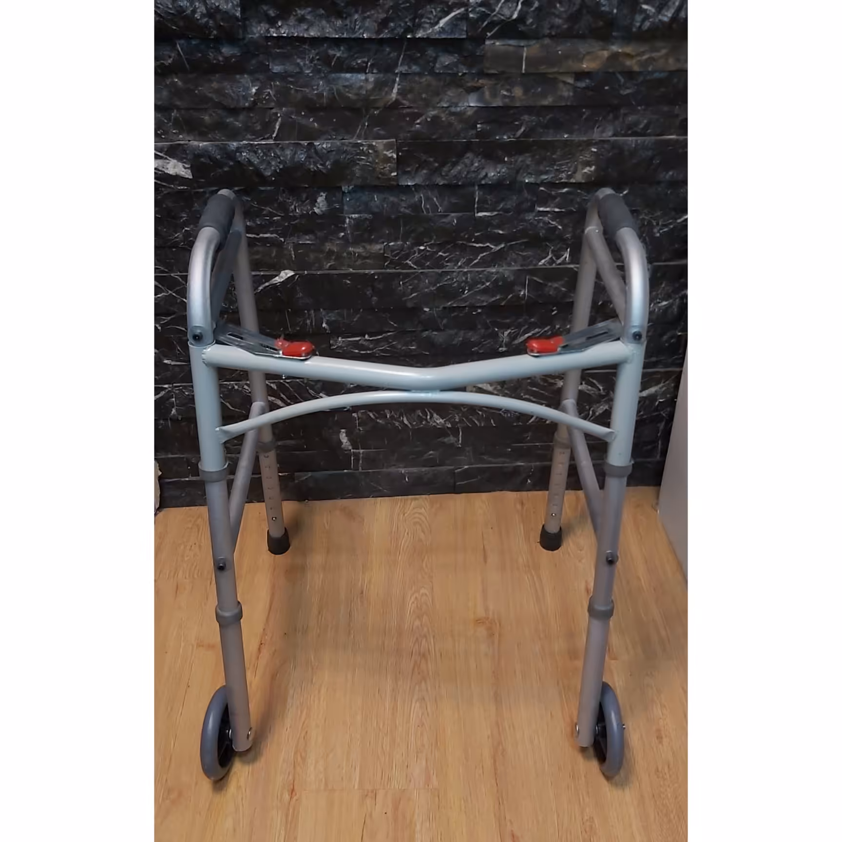 واکر چرخدار تاشو 