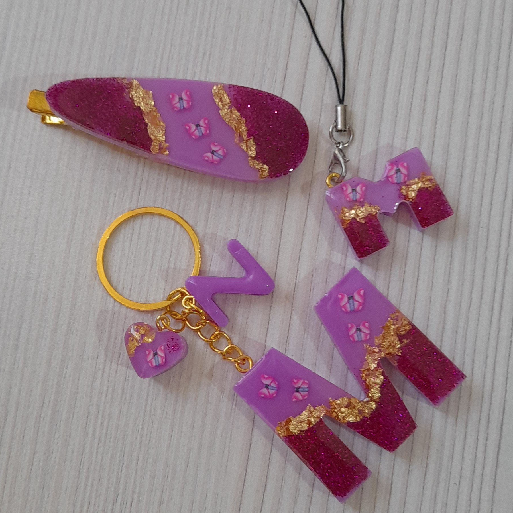 ست جاکلیدی و گیره سر و آویز گوشی  دست ساز بسیار زیبا و منحصر به فرد 