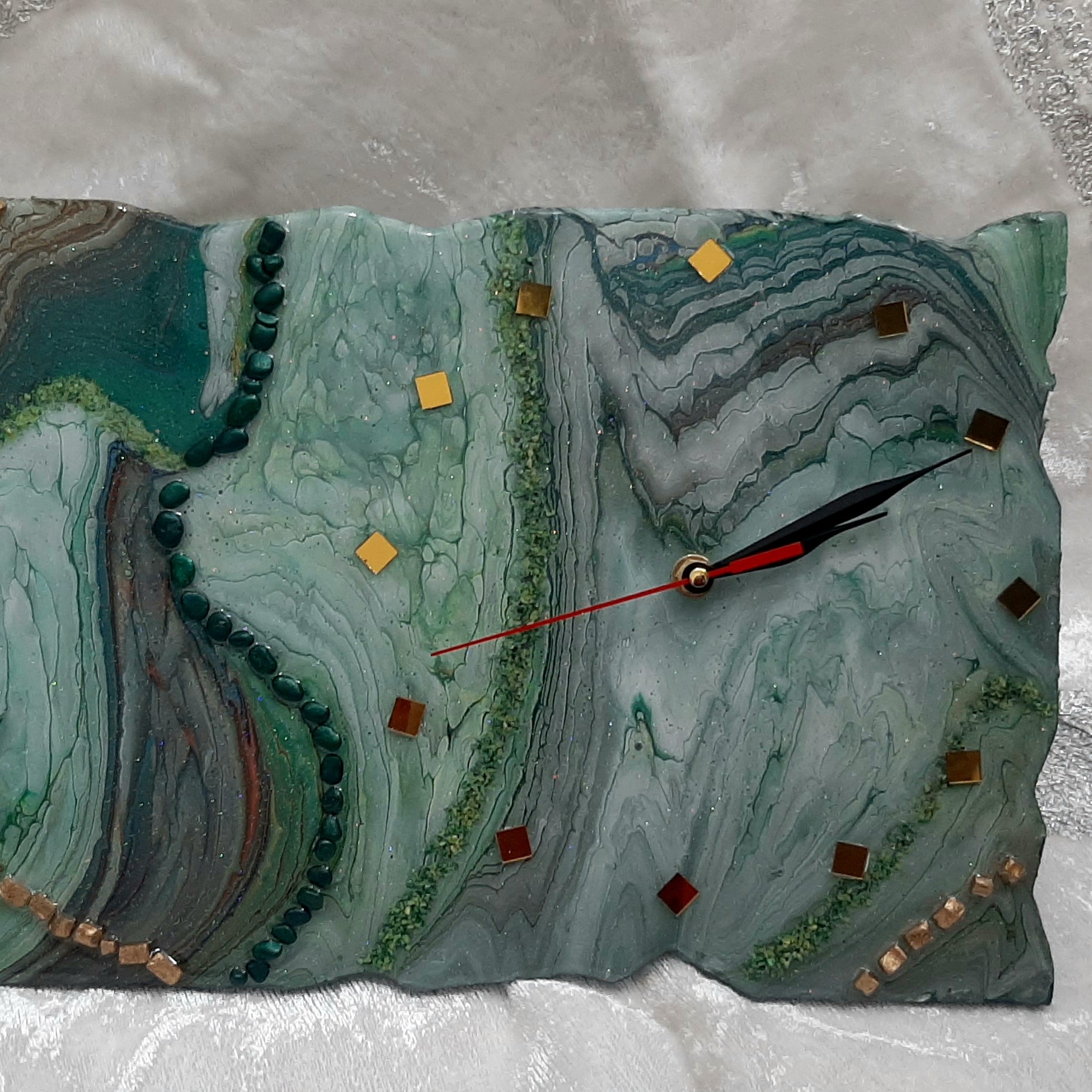 ساعت دیواری