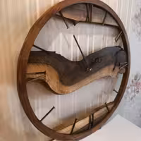 ساعت روستیک با چوب خوش نقش گردو  با موتور بی صدا با اعداد چوبی. زیبایی خانه خود را چند برابر کنید 