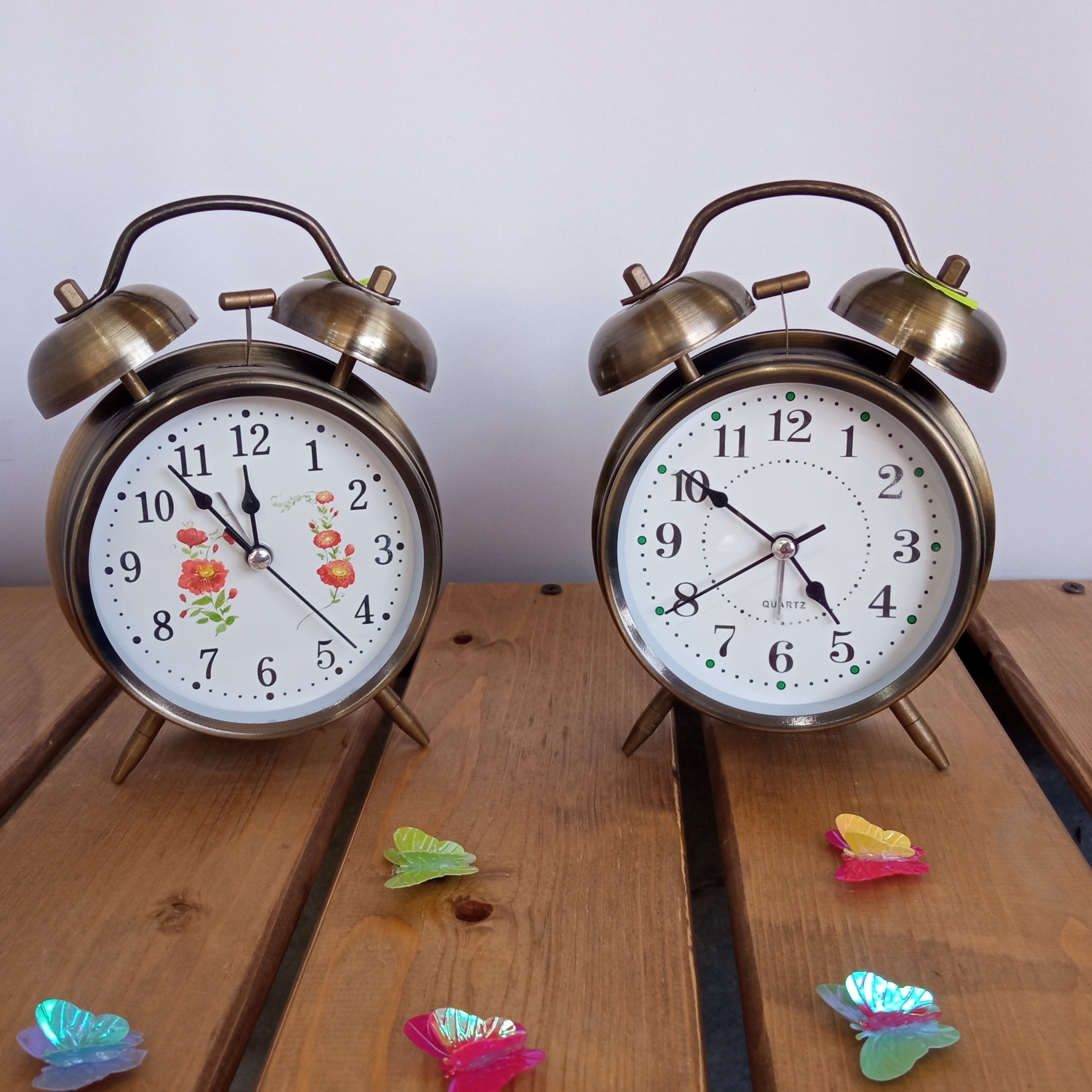 ساعت گرد زنگ دار رو میزی