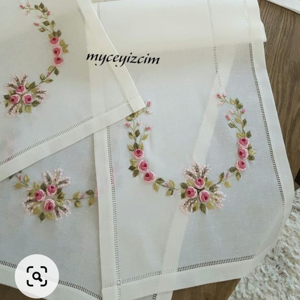 رومیزی ژوردوزی گلدوزی(ست رومیزی و رانر و زیربشقابی مخصوص عروس خانوم ها با پارچه ترک) 