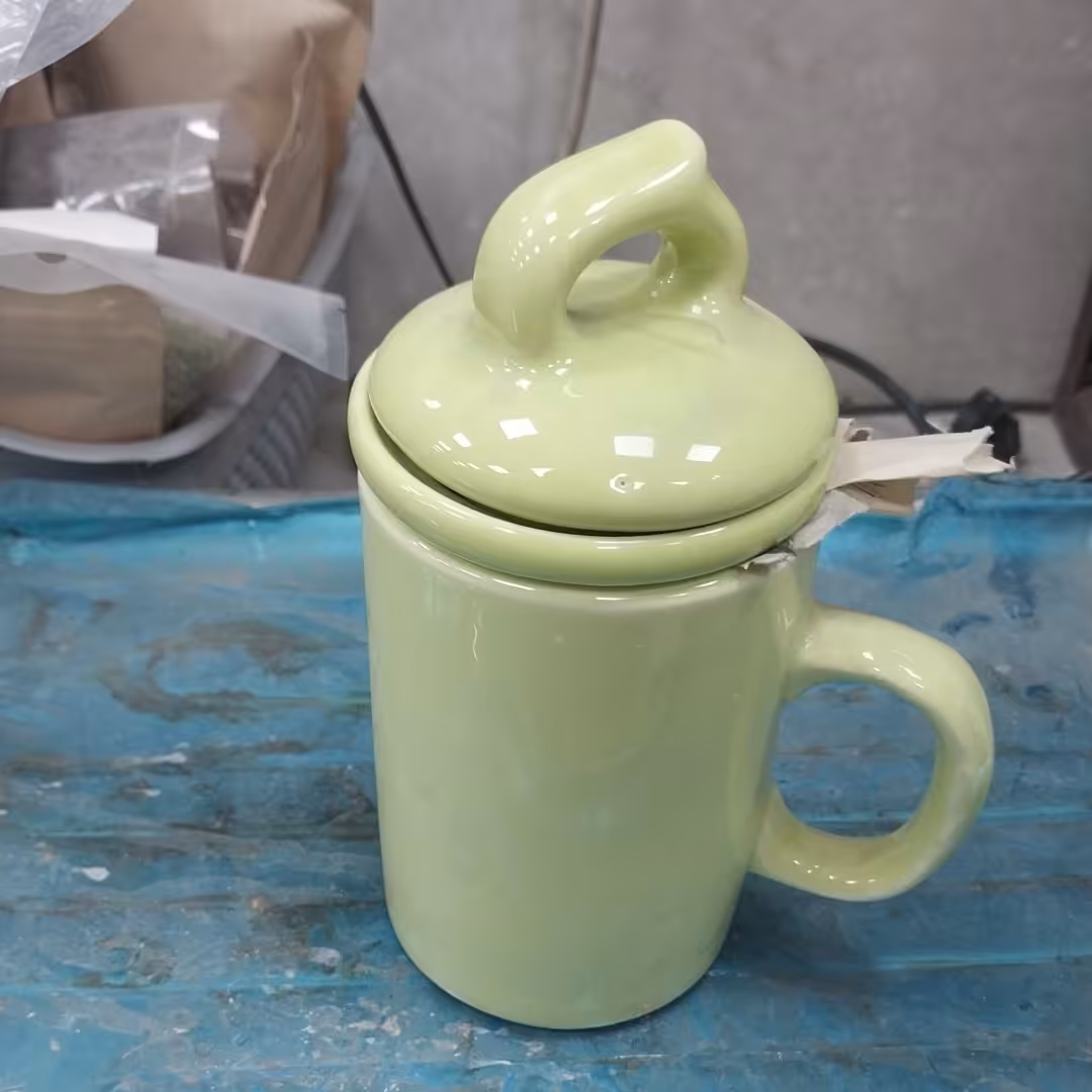 ماگ  دمنوش توری دار و دسته دار با وزن 430 گرم و با قیمت استثنایی فقط 55 تومن در رنگ های مختلف