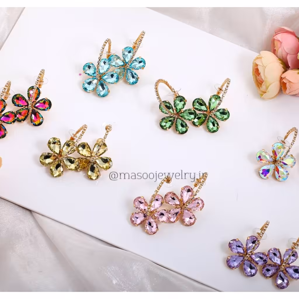 گوشواره کریستالی حلقه ای گل رنگی میخ استیل