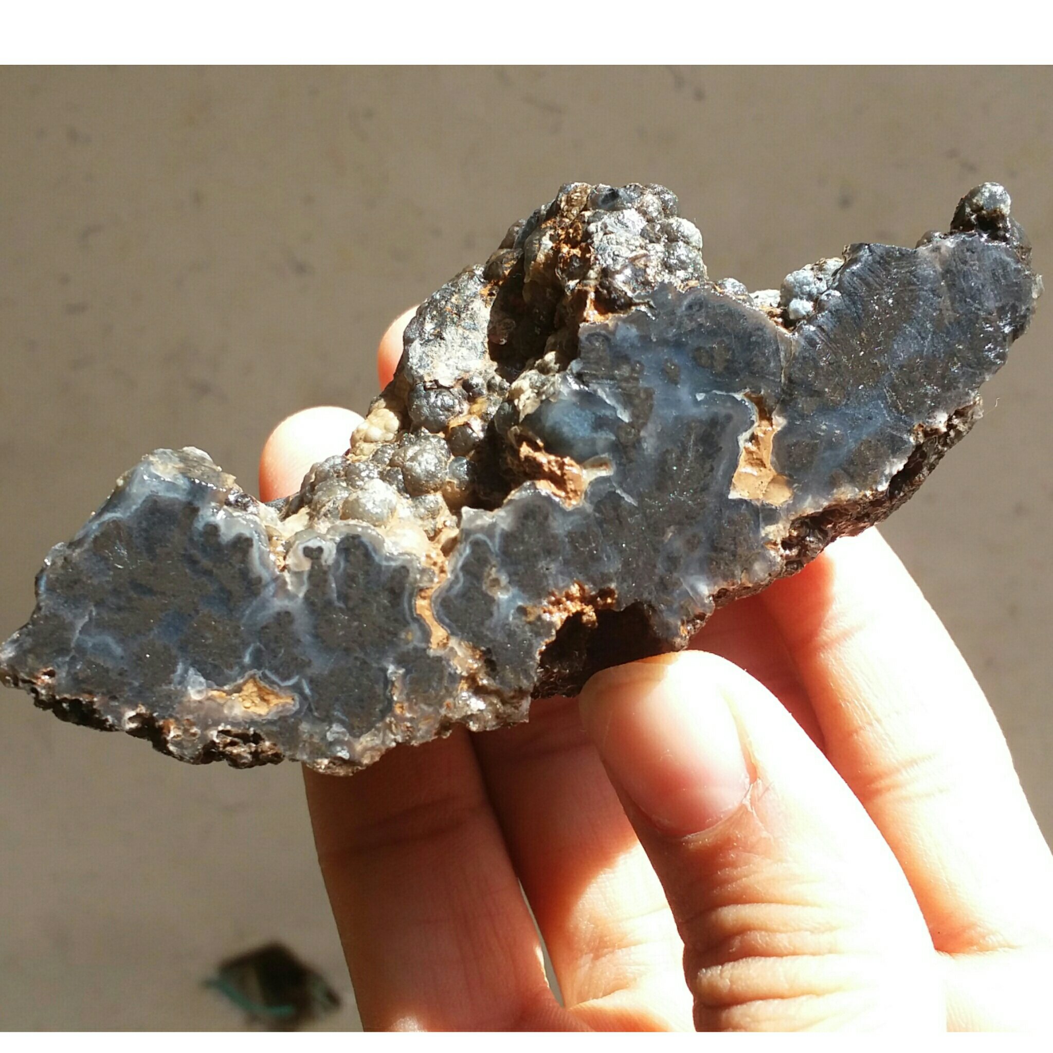 اسلایس سنگ راف عقیق شجر مشکی محشر شاهکار خلقت دیدنییییی کاملا طبیعی
خارق العاده کد 10001