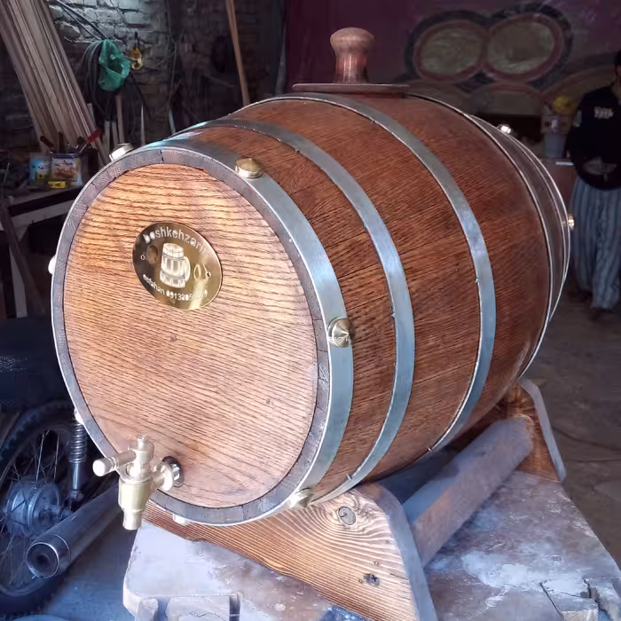 بشکه (کلمن)20 لیتری رستورانی چوب بلوط امریکایی داخل مخزن عایق سفید  قابل شستشو ضد باکتریال  مناسب هر نوع مایع  