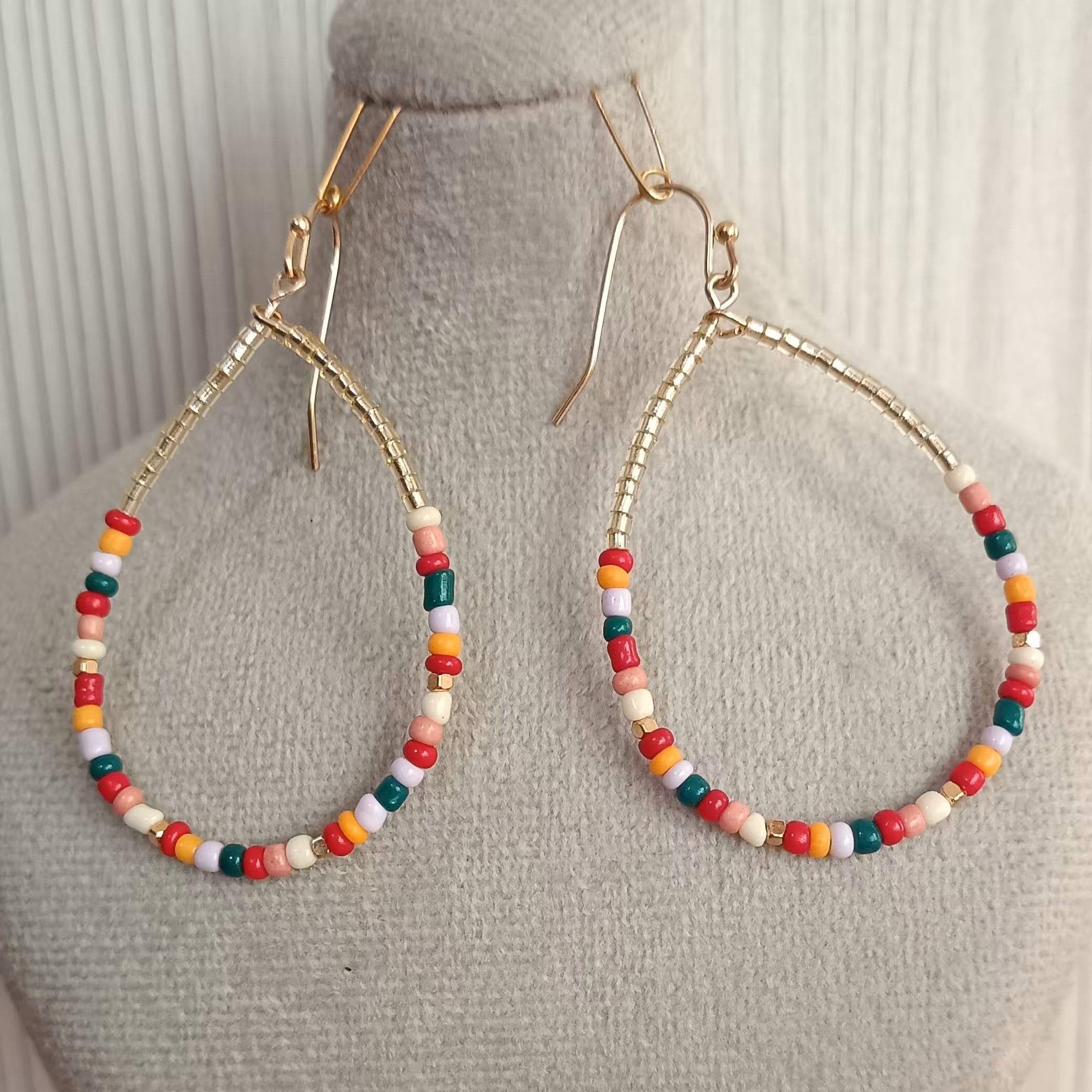 گوشواره بیضی شکل چند رنگ رنگ ثابت استیل مناسب دختران 