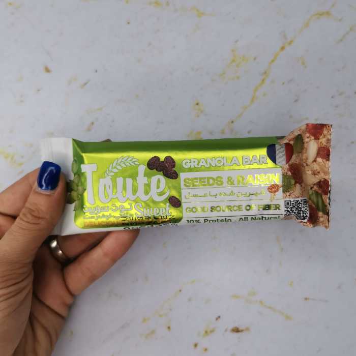 گرانولا بار کشمش شیرین شده با عسل توت سوییت 