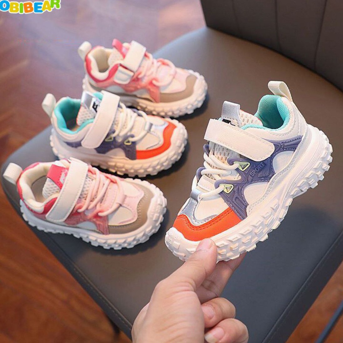 کفش کتونی بچه گانه و نوجوان فشن سایز 21 تا 30 دو رنگ آبی و صورتی کاملا سبک و راحت