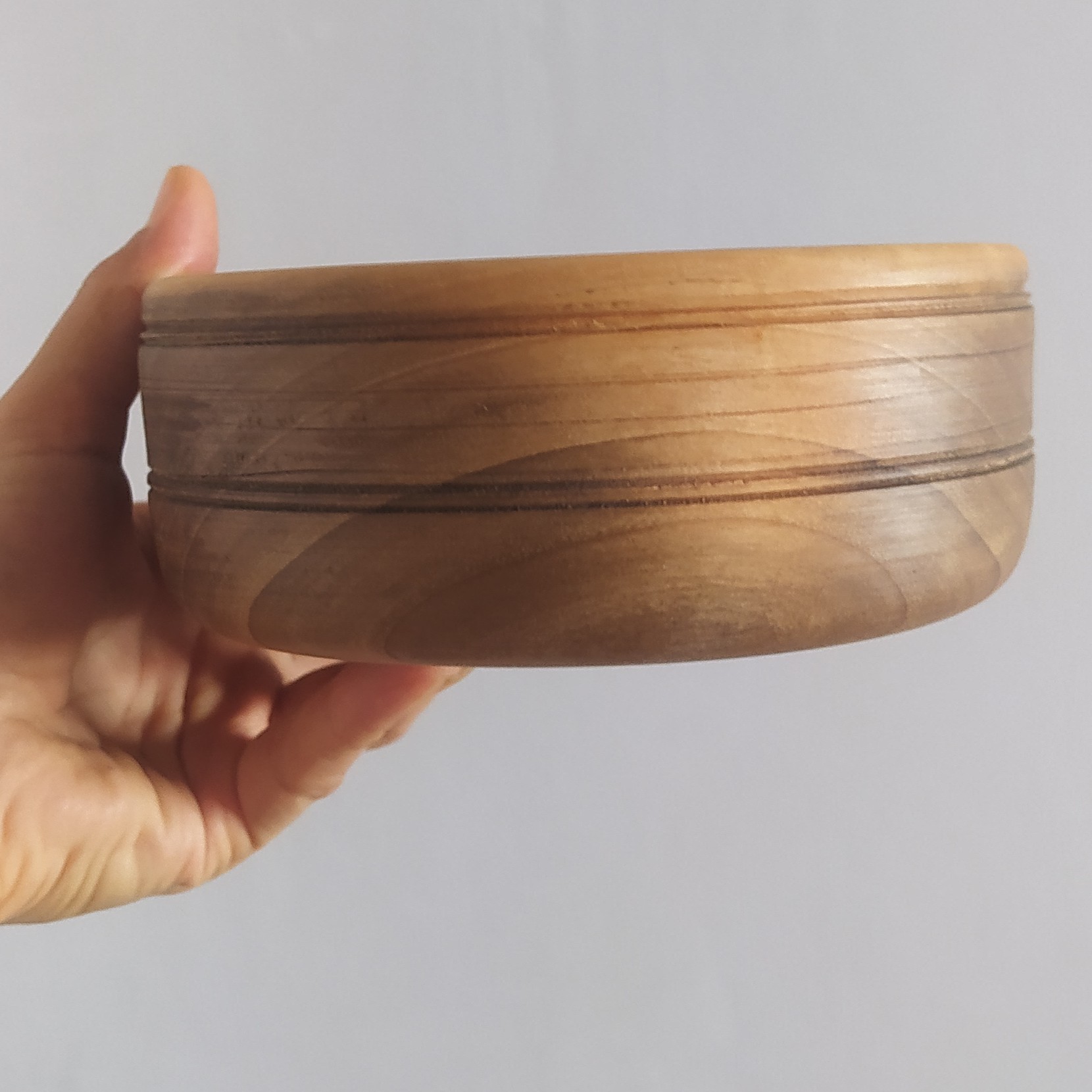 کاسه چوبی خراطی شده بزرگ